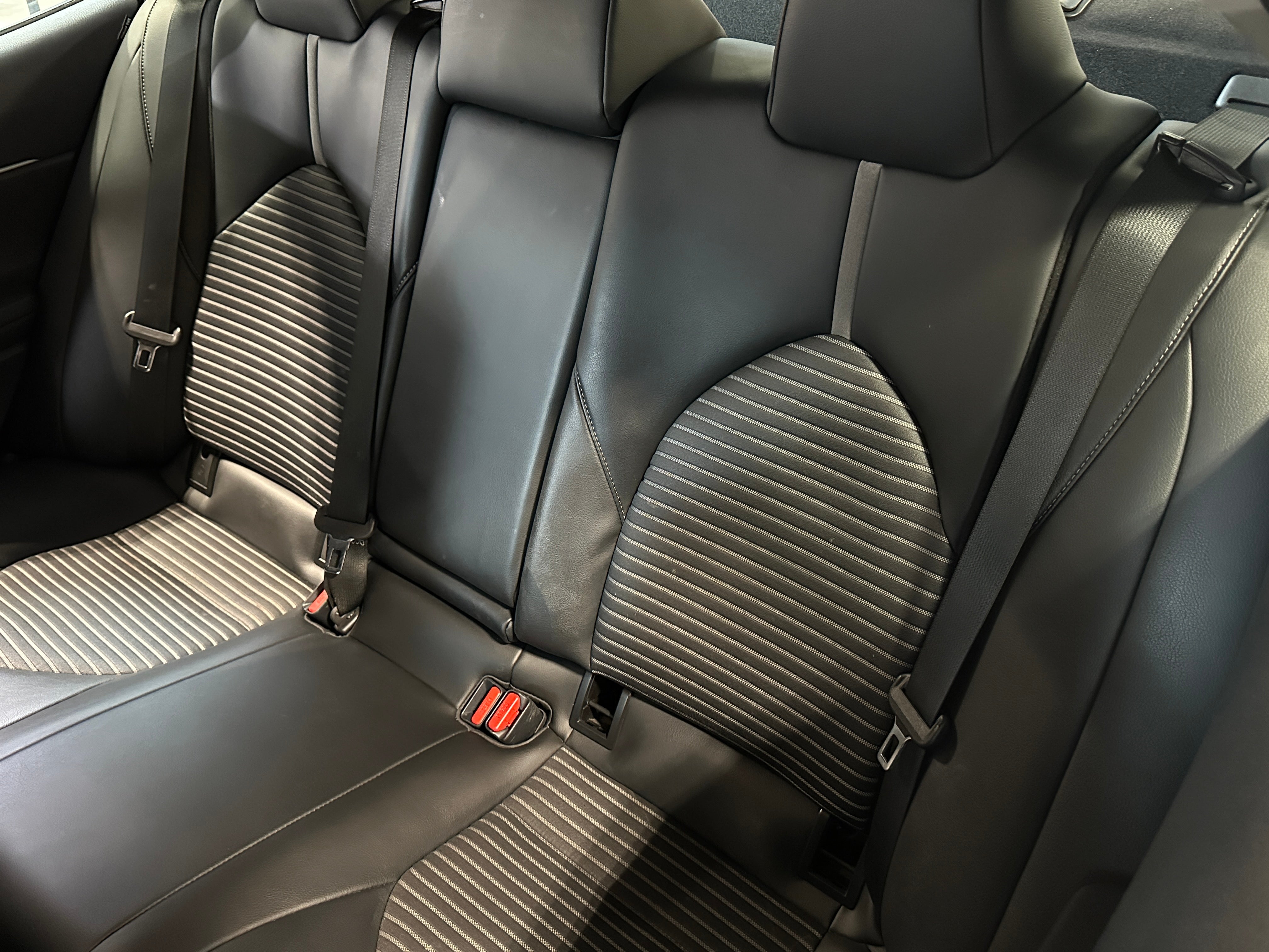 2021 Toyota Camry SE 6