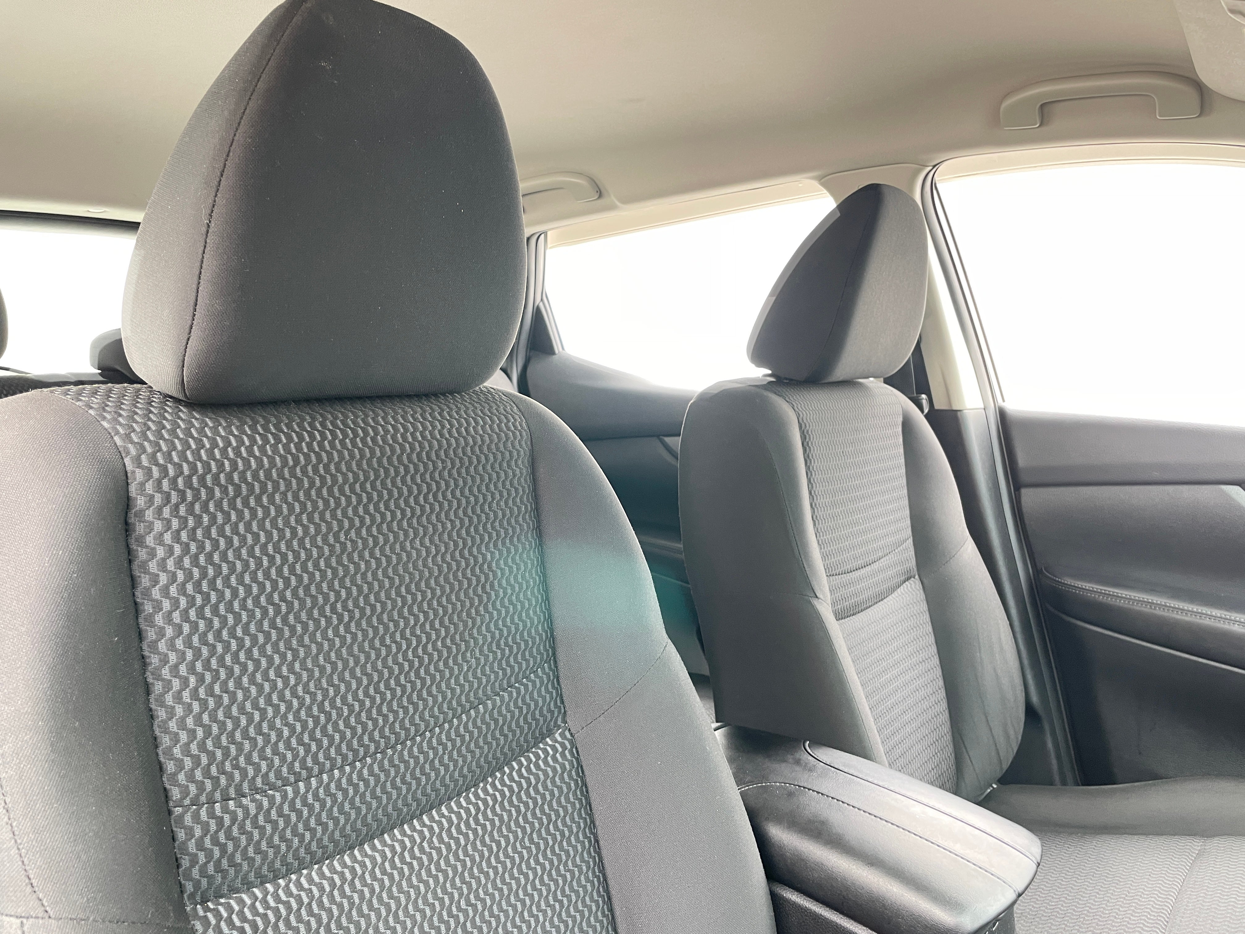 2020 Nissan Rogue Sport S 2