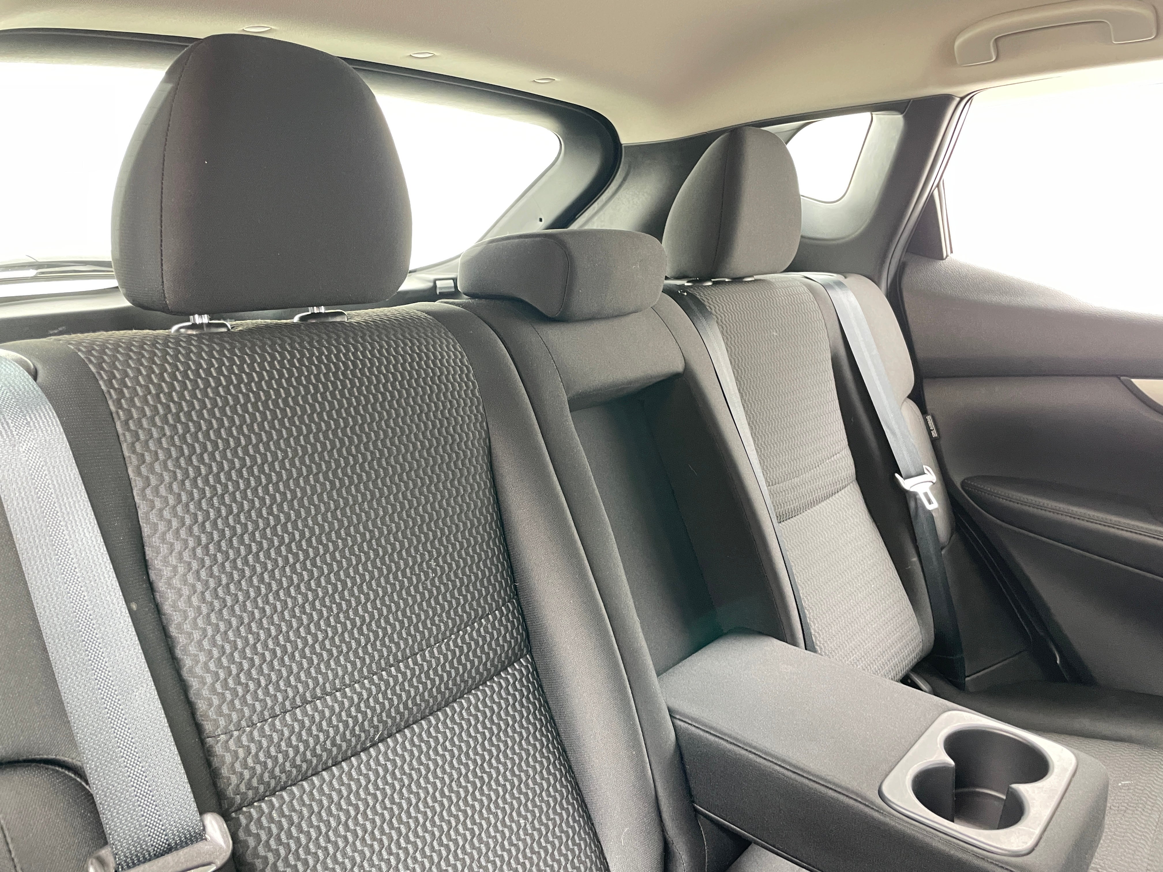 2020 Nissan Rogue Sport S 6