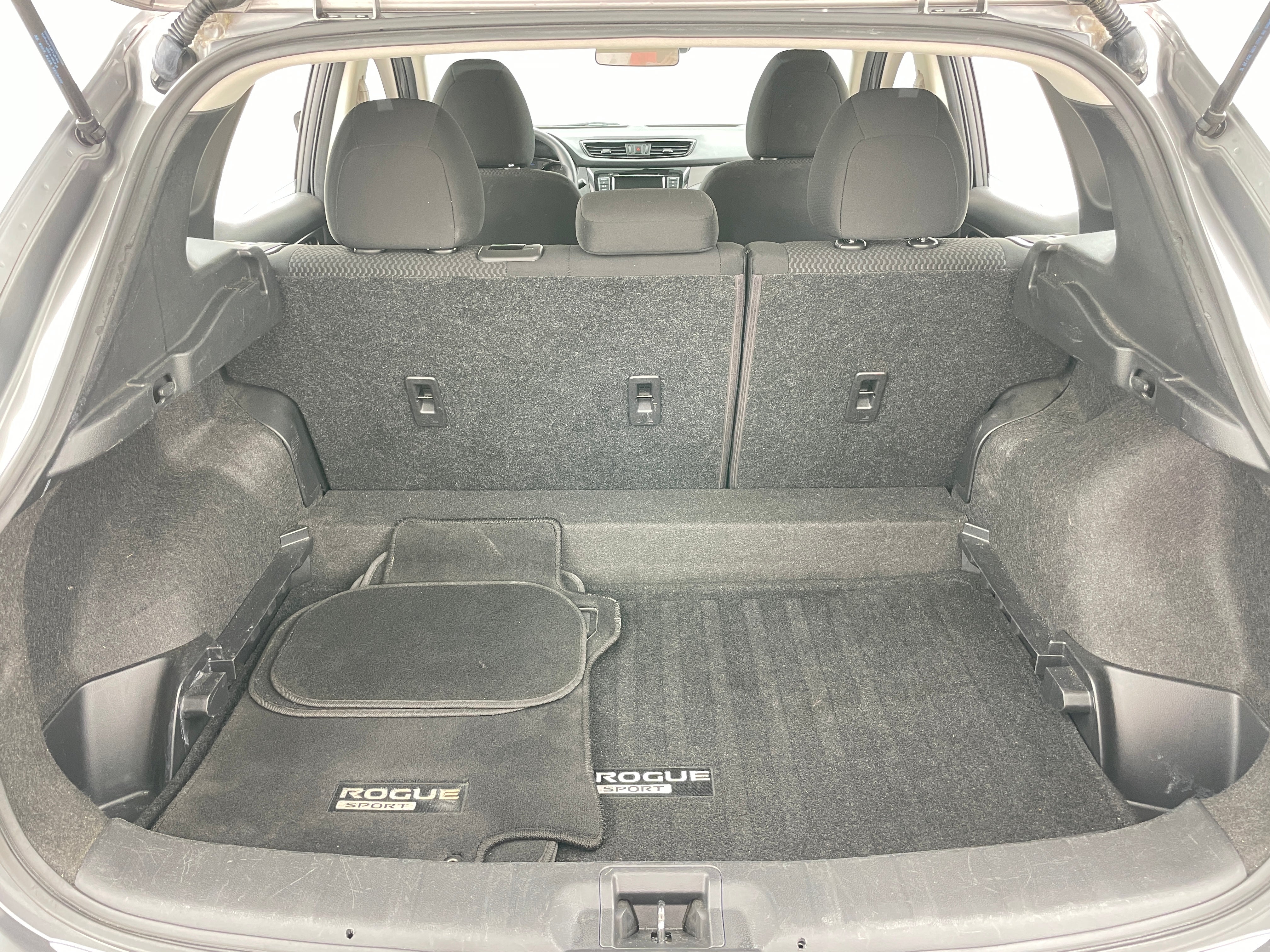 2020 Nissan Rogue Sport S 7
