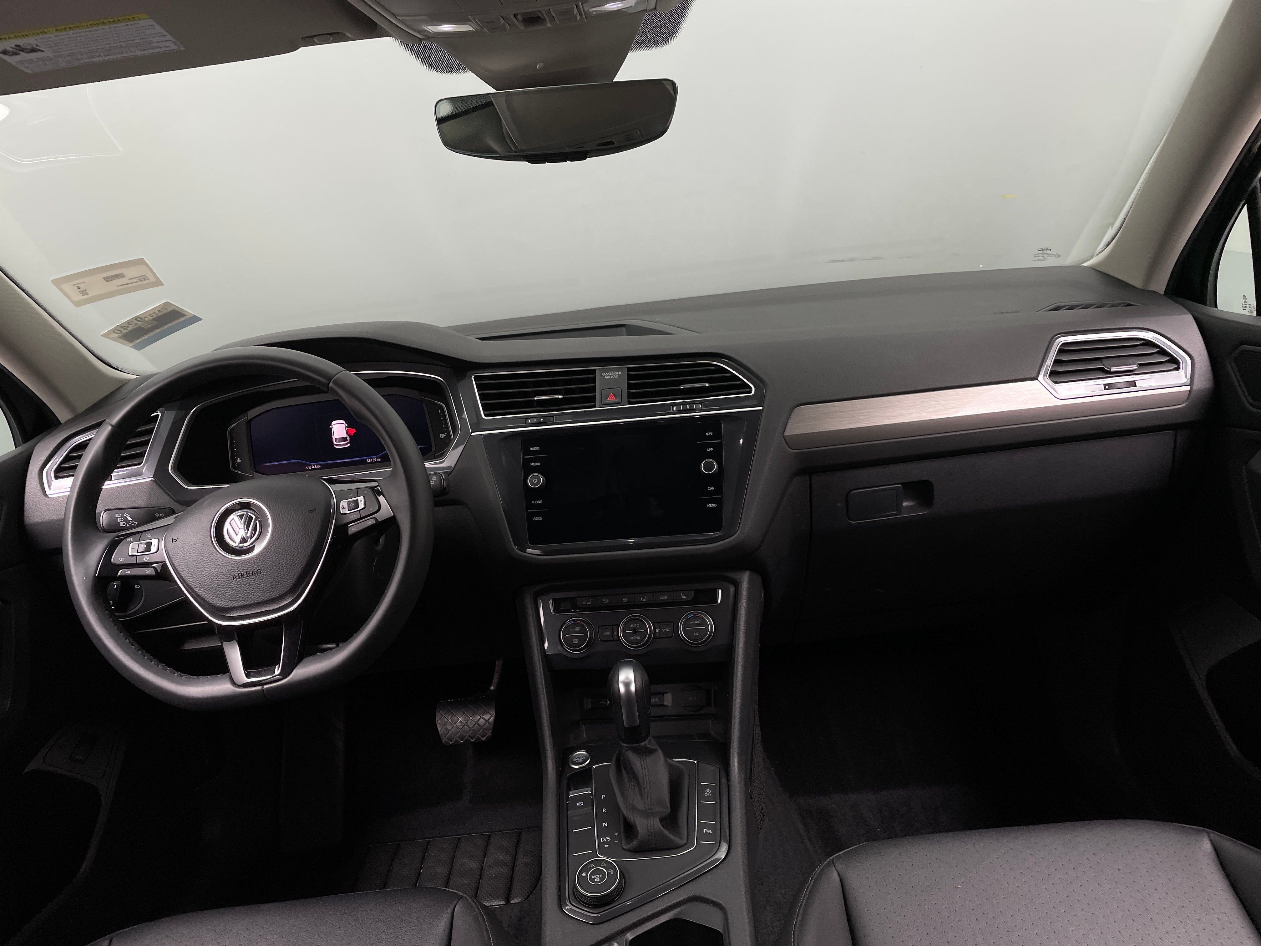 2020 Volkswagen Tiguan SEL 2