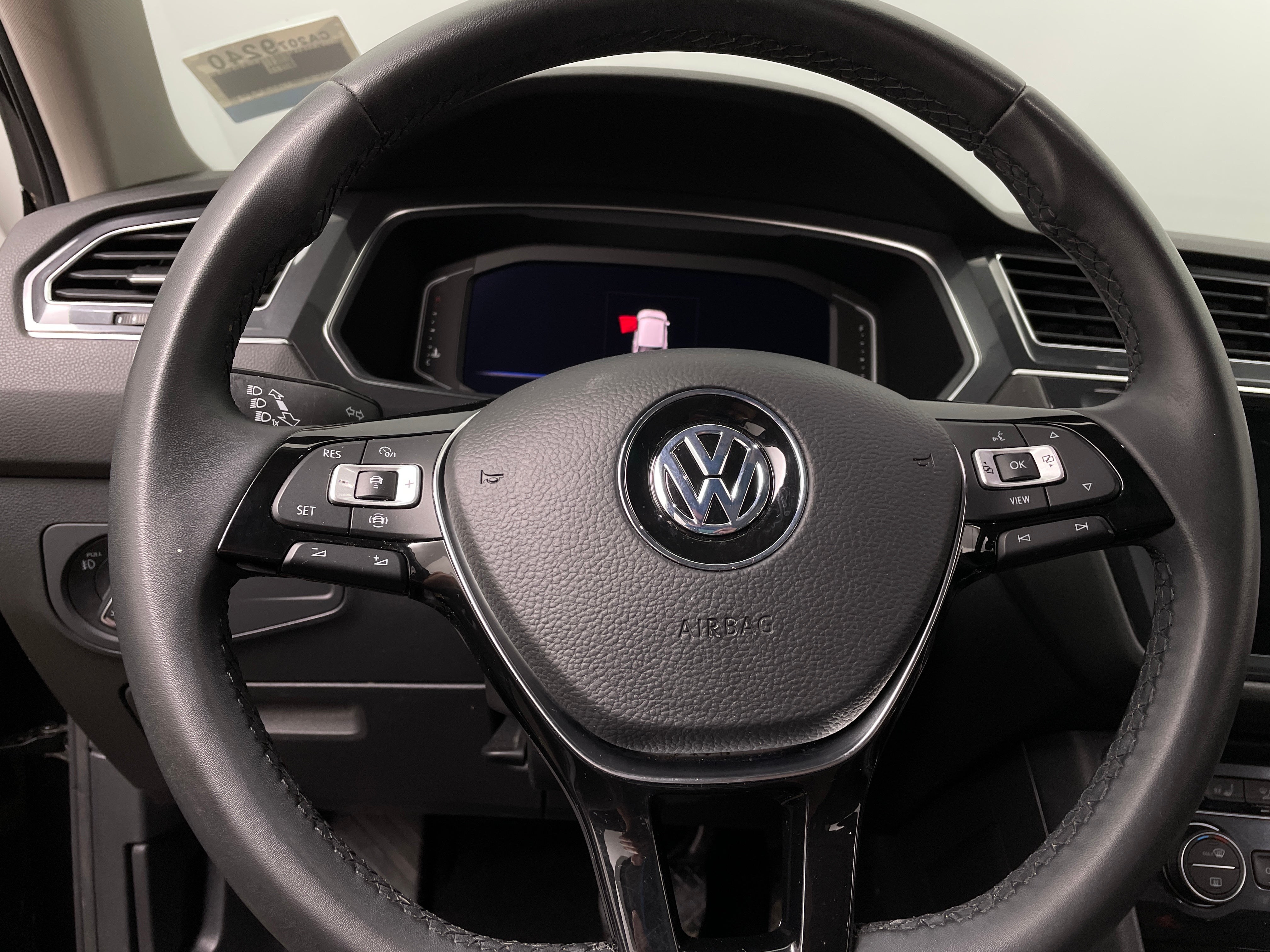 2020 Volkswagen Tiguan SEL 4