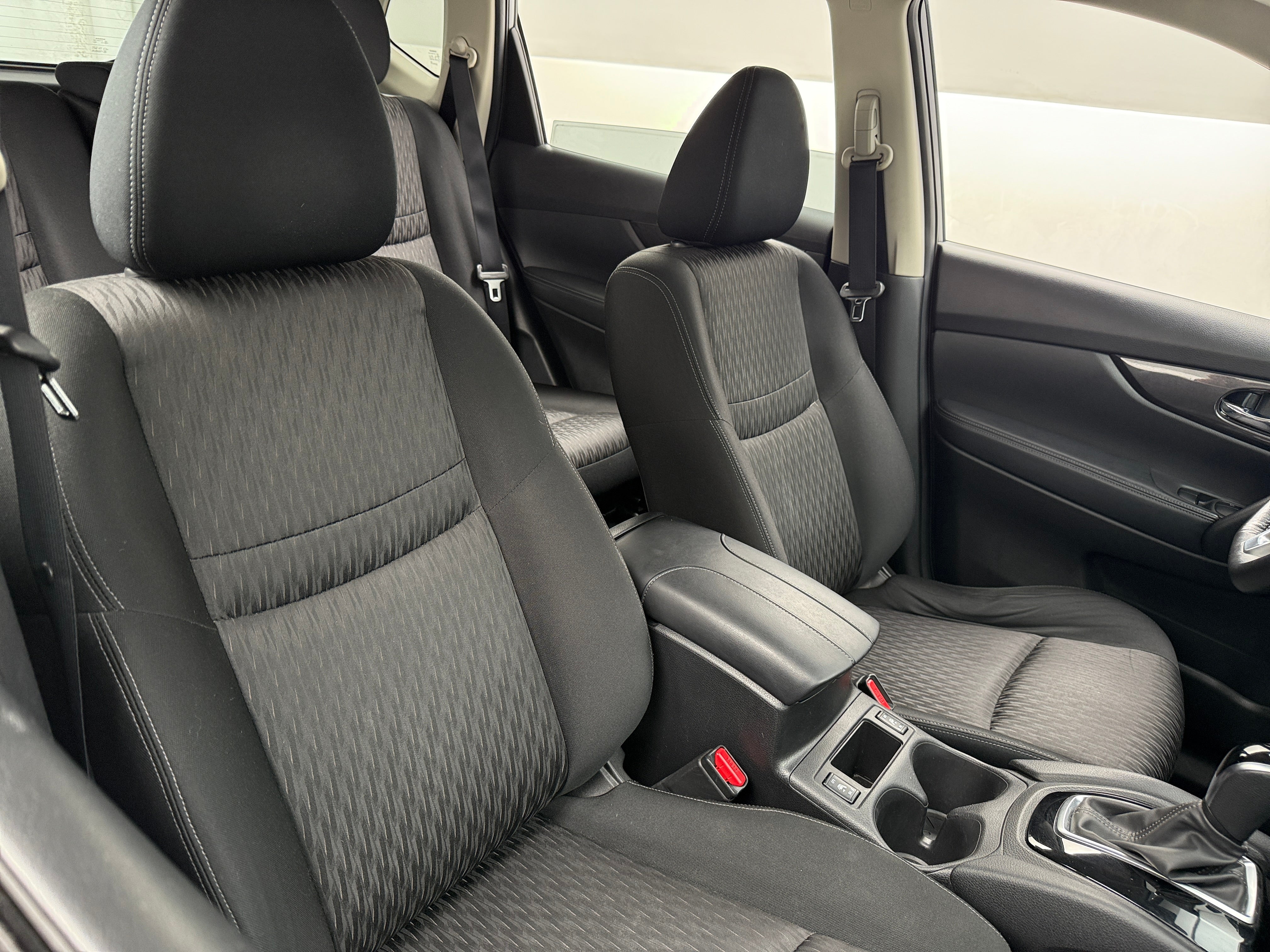 2019 Nissan Rogue SV 2