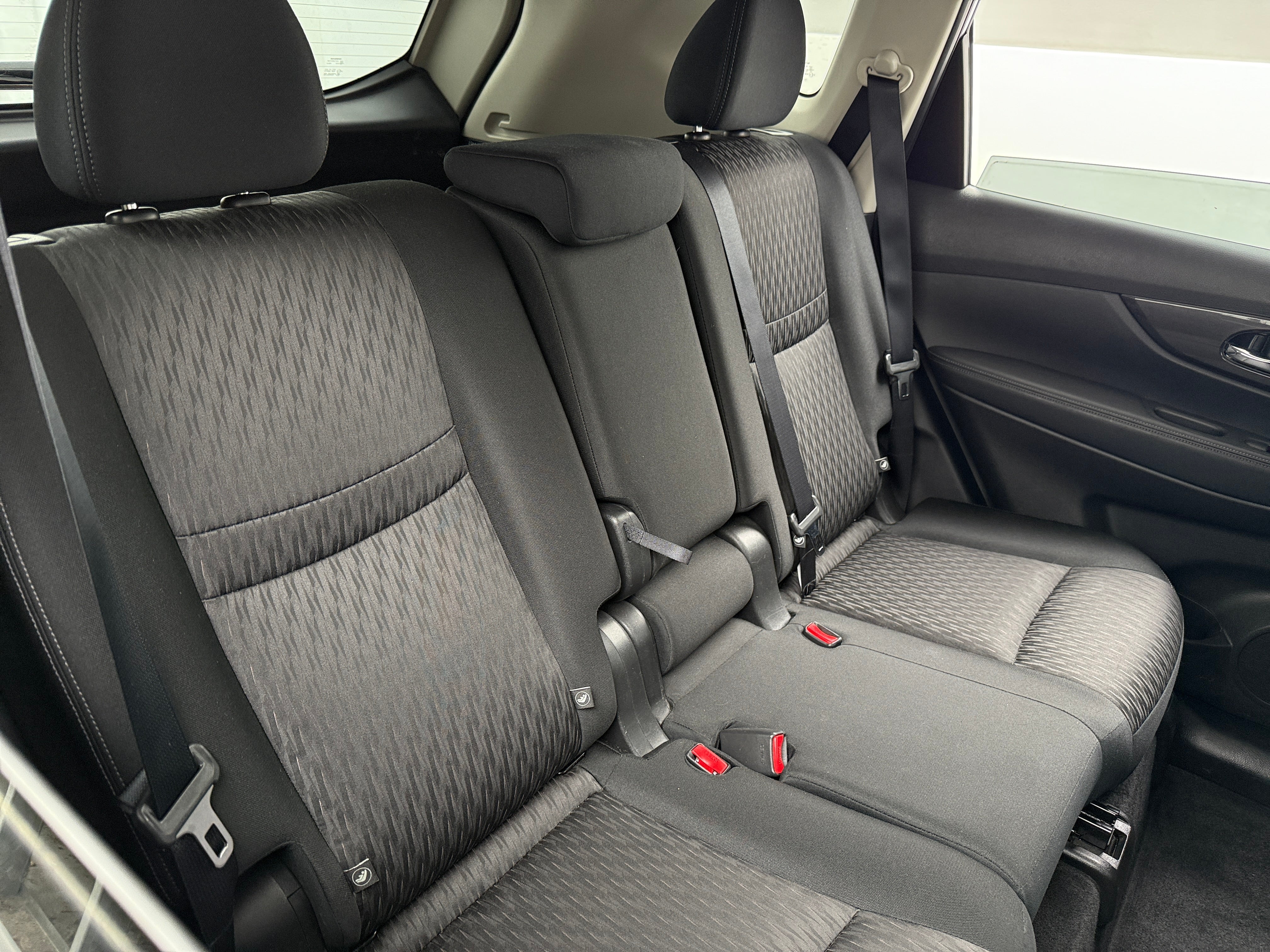 2019 Nissan Rogue SV 6