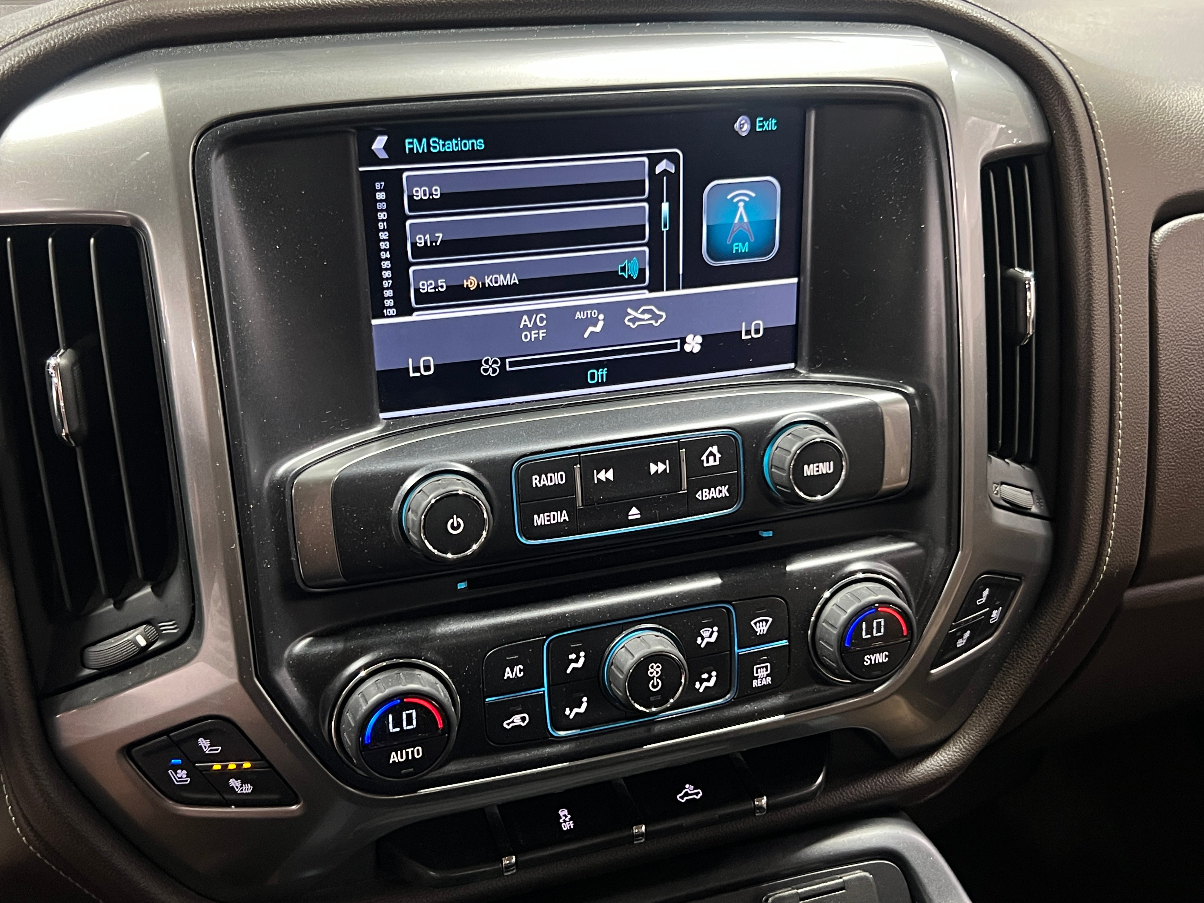 2016 Chevrolet Silverado 1500 LTZ 3