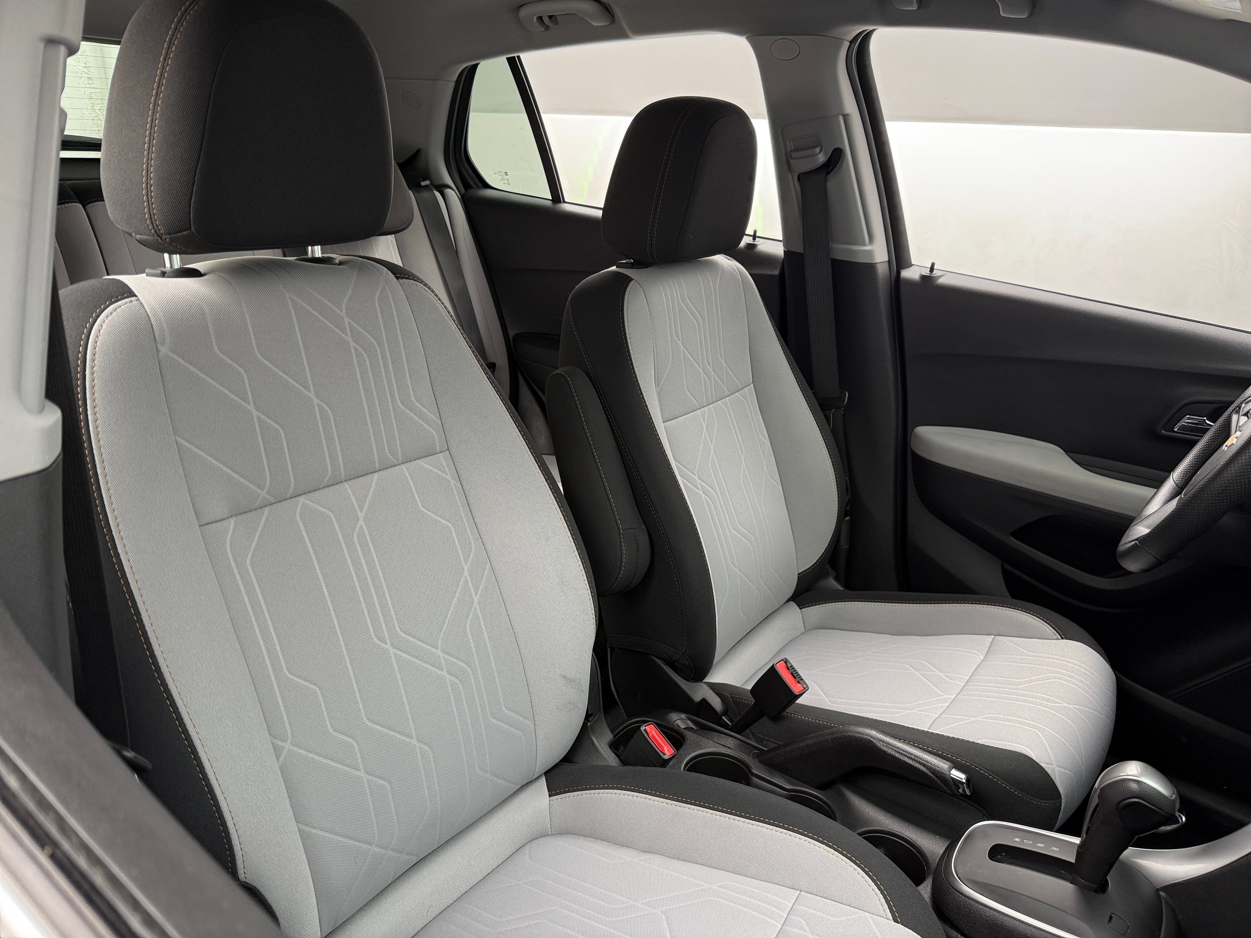 2020 Chevrolet Trax LT 2