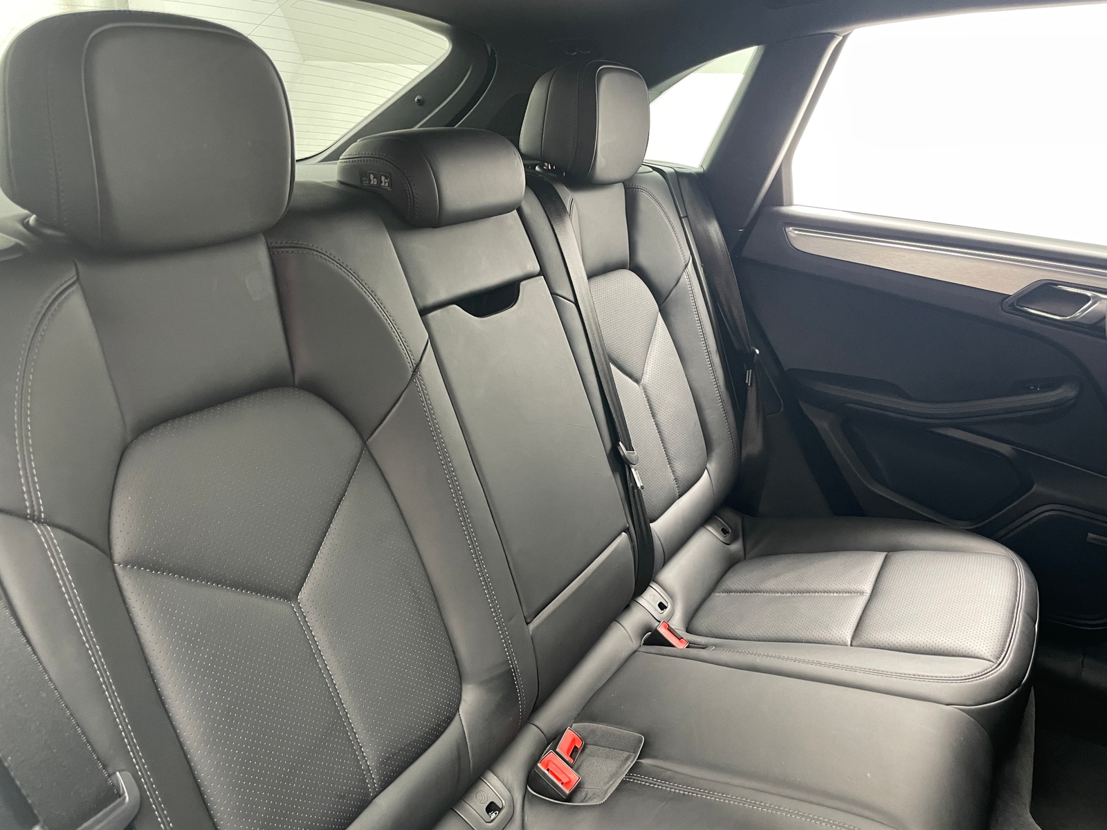 Thumbnail: 2015 Porsche Macan - 5