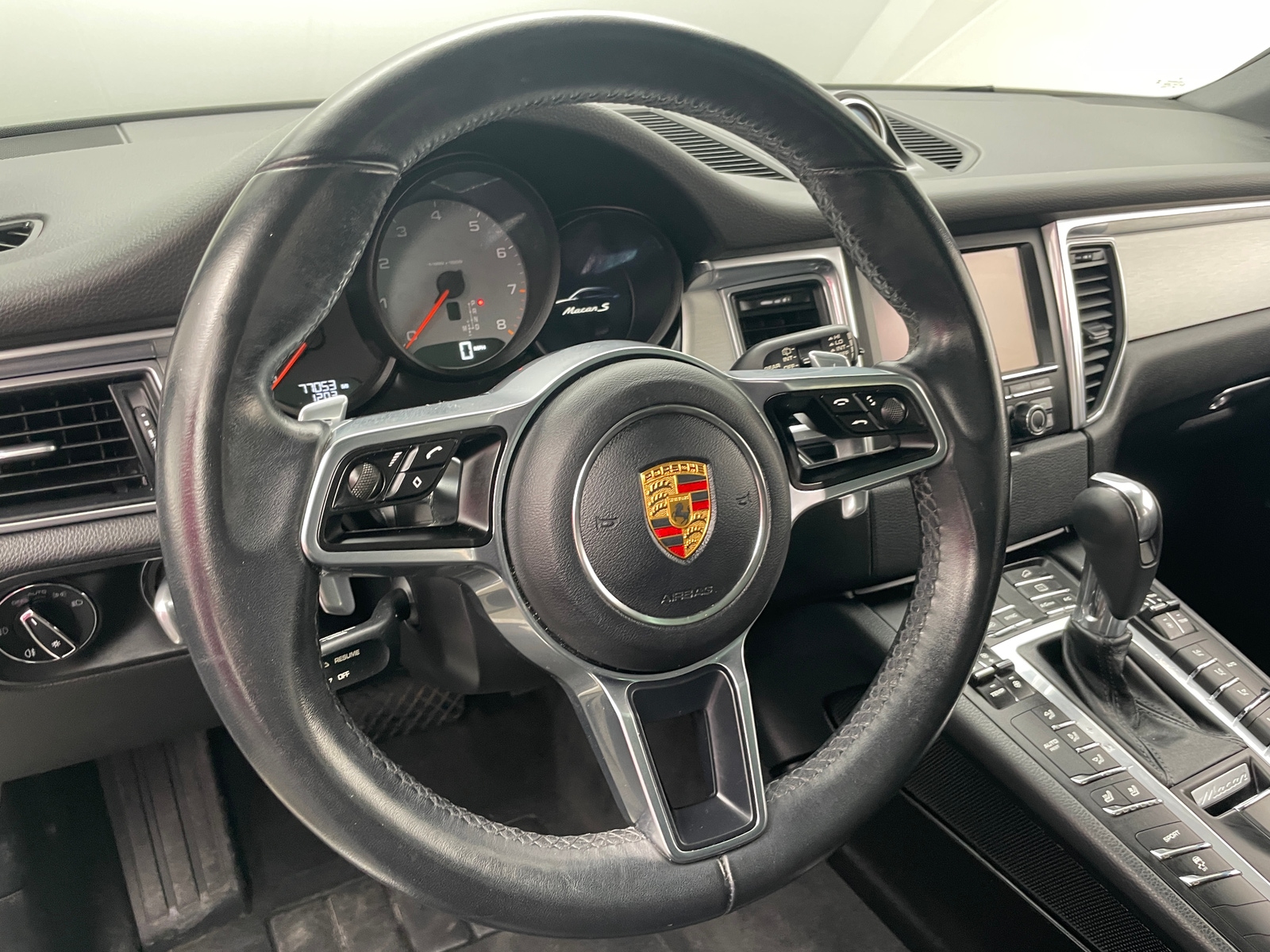 Thumbnail: 2015 Porsche Macan - 4