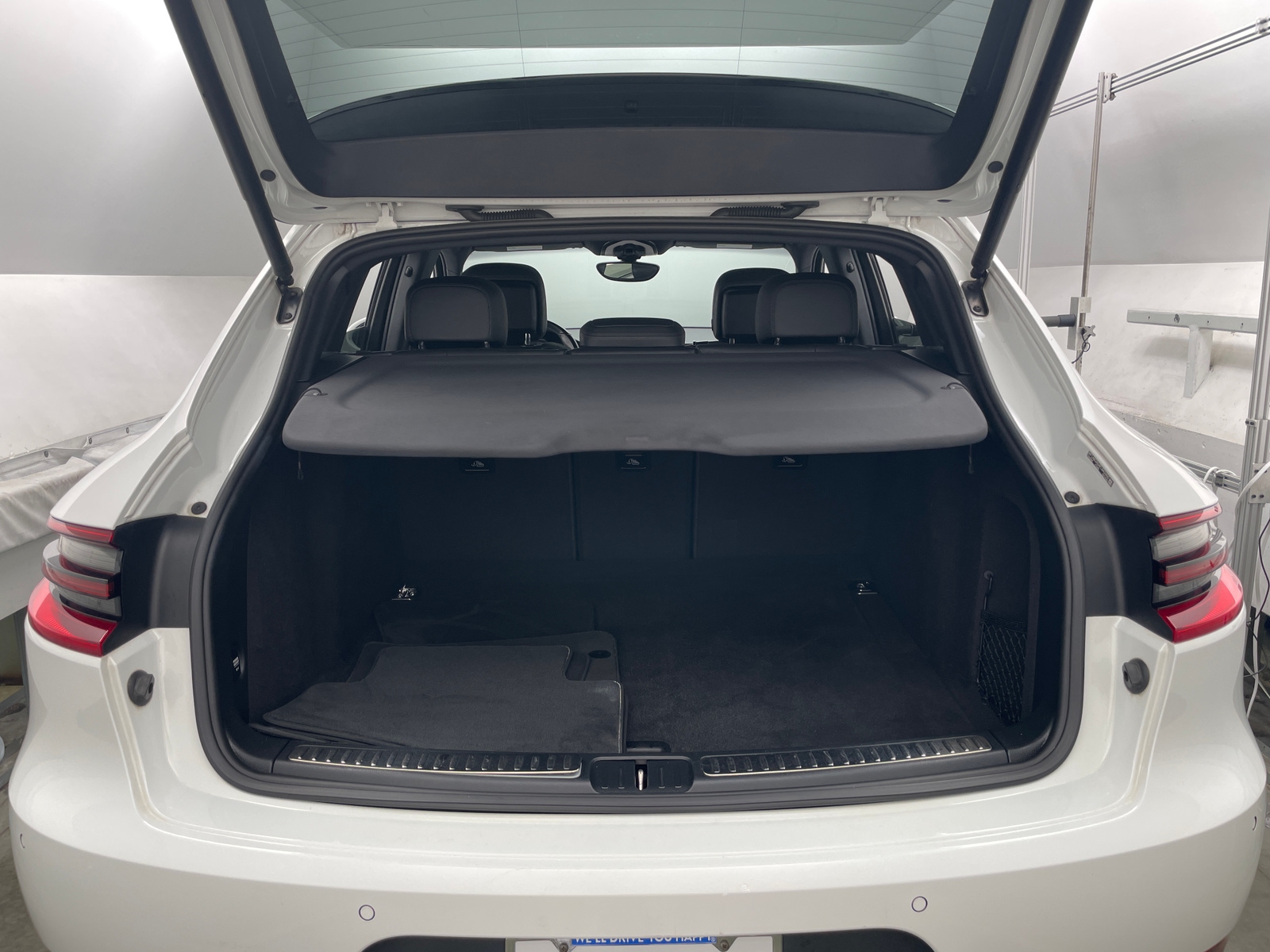 Thumbnail: 2015 Porsche Macan - 6