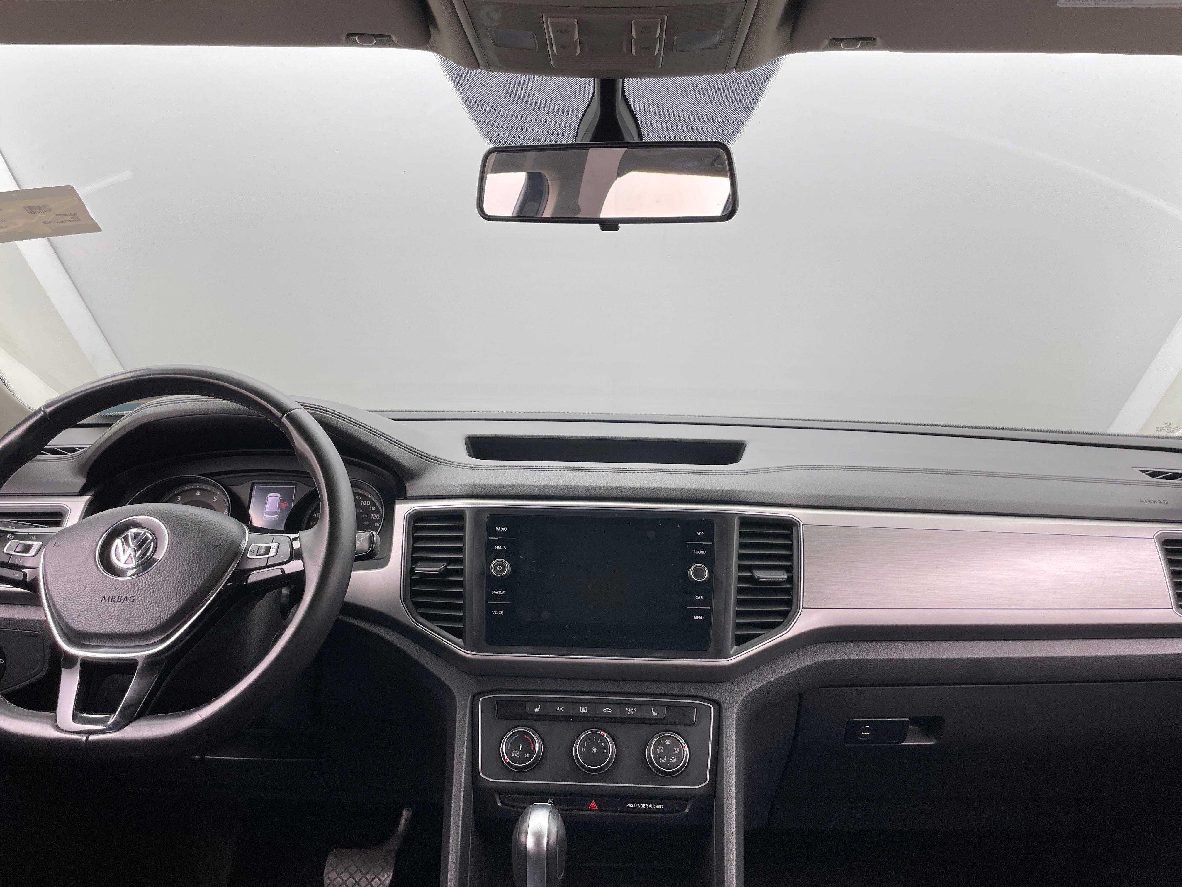 2018 Volkswagen Atlas SE 2