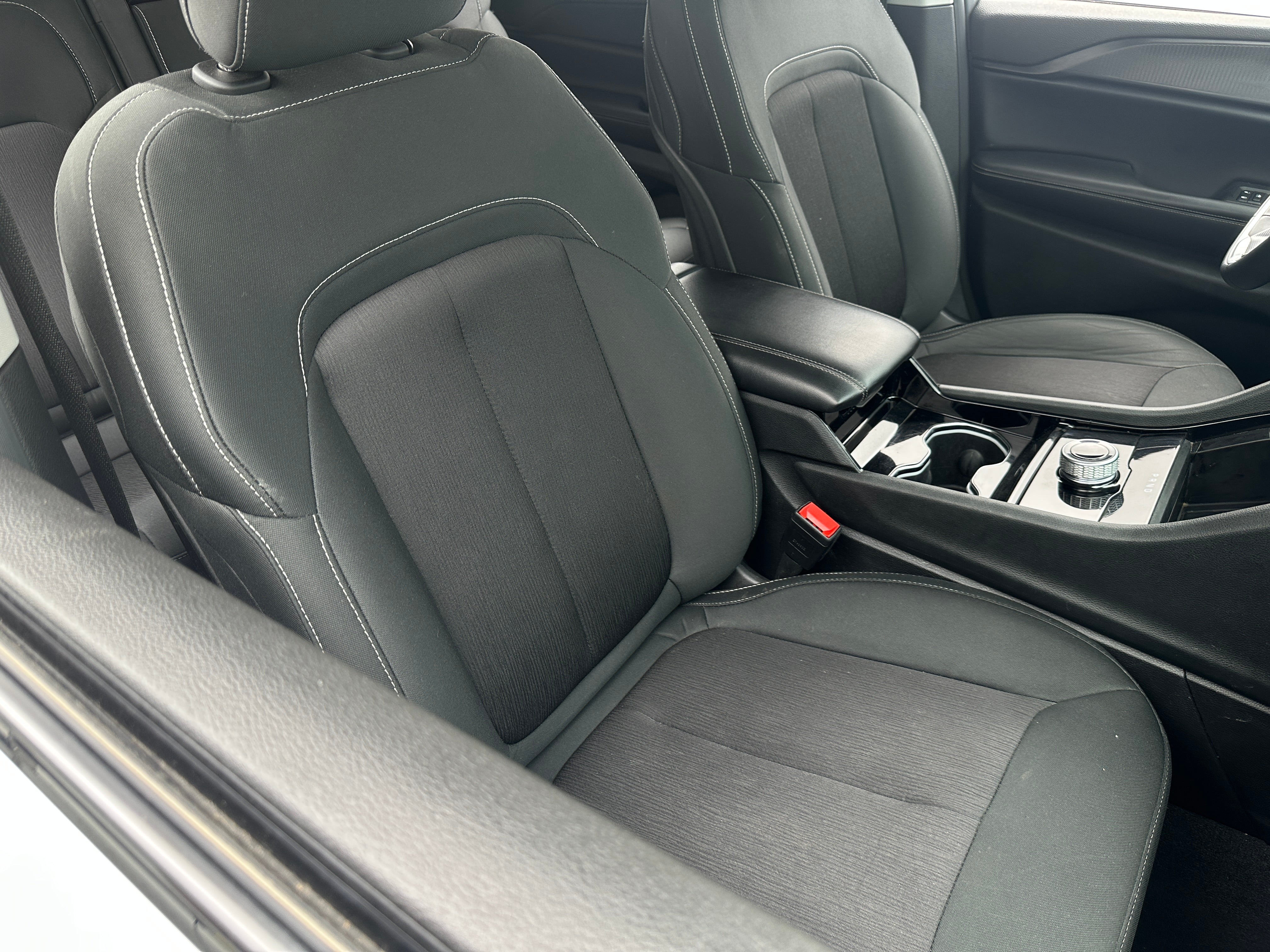 2023 Jeep Grand Cherokee L Laredo 2