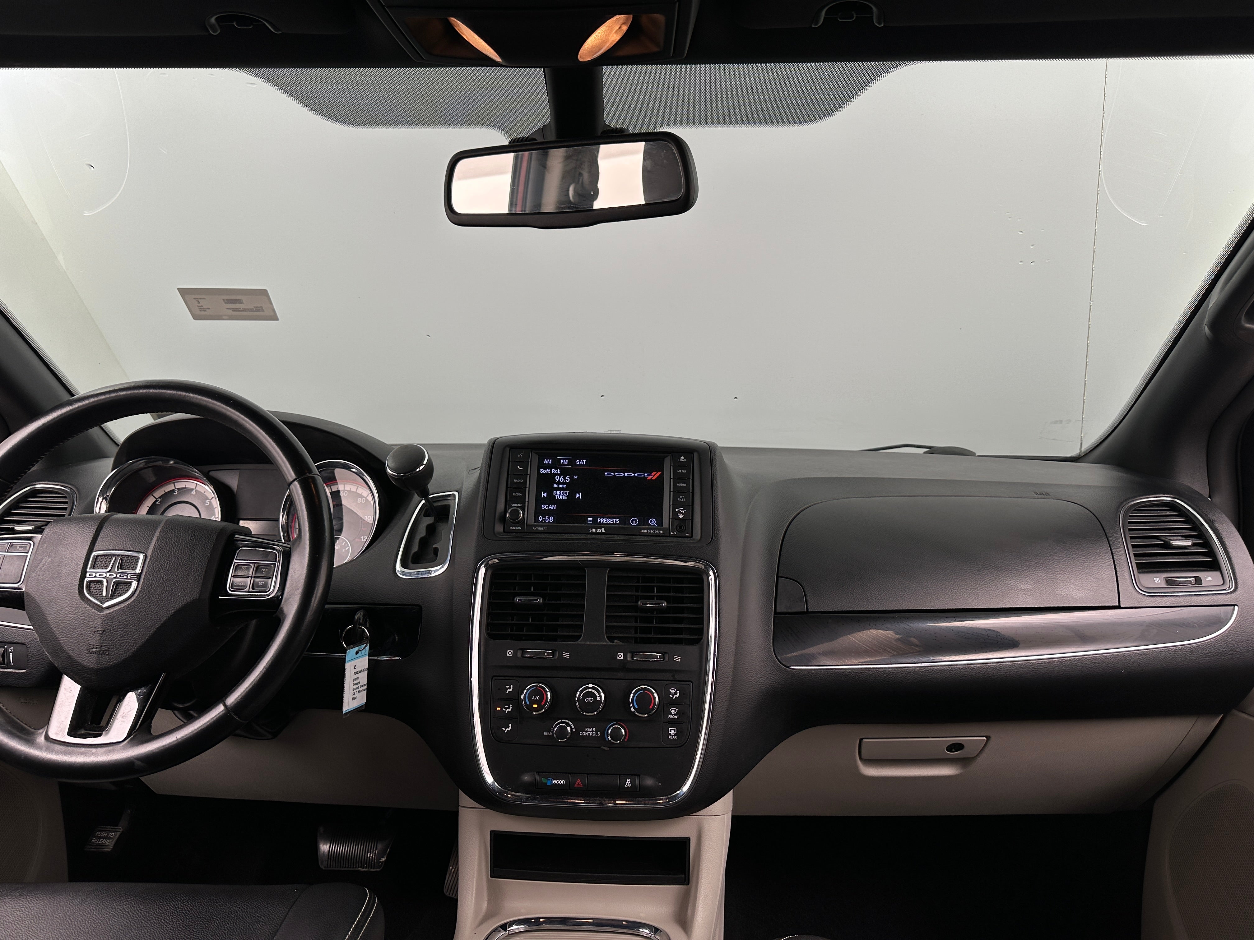 2019 Dodge Grand Caravan SXT 2