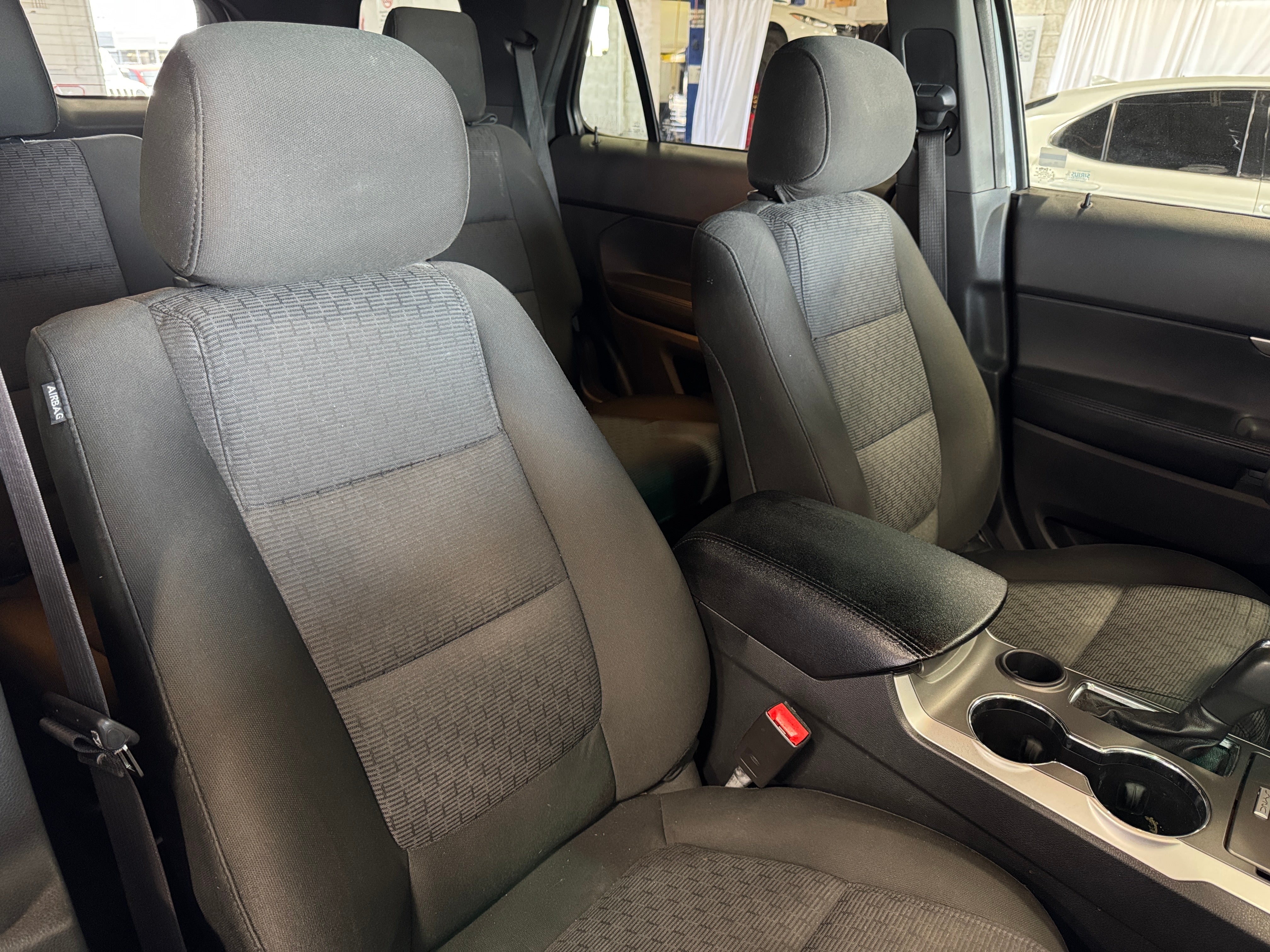2015 Ford Explorer XLT 2