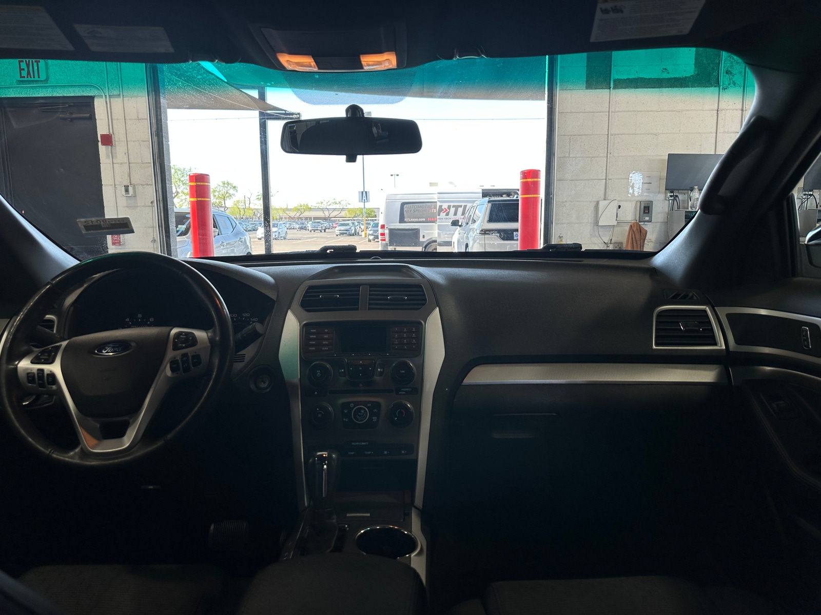 Thumbnail: 2015 Ford Explorer - 3