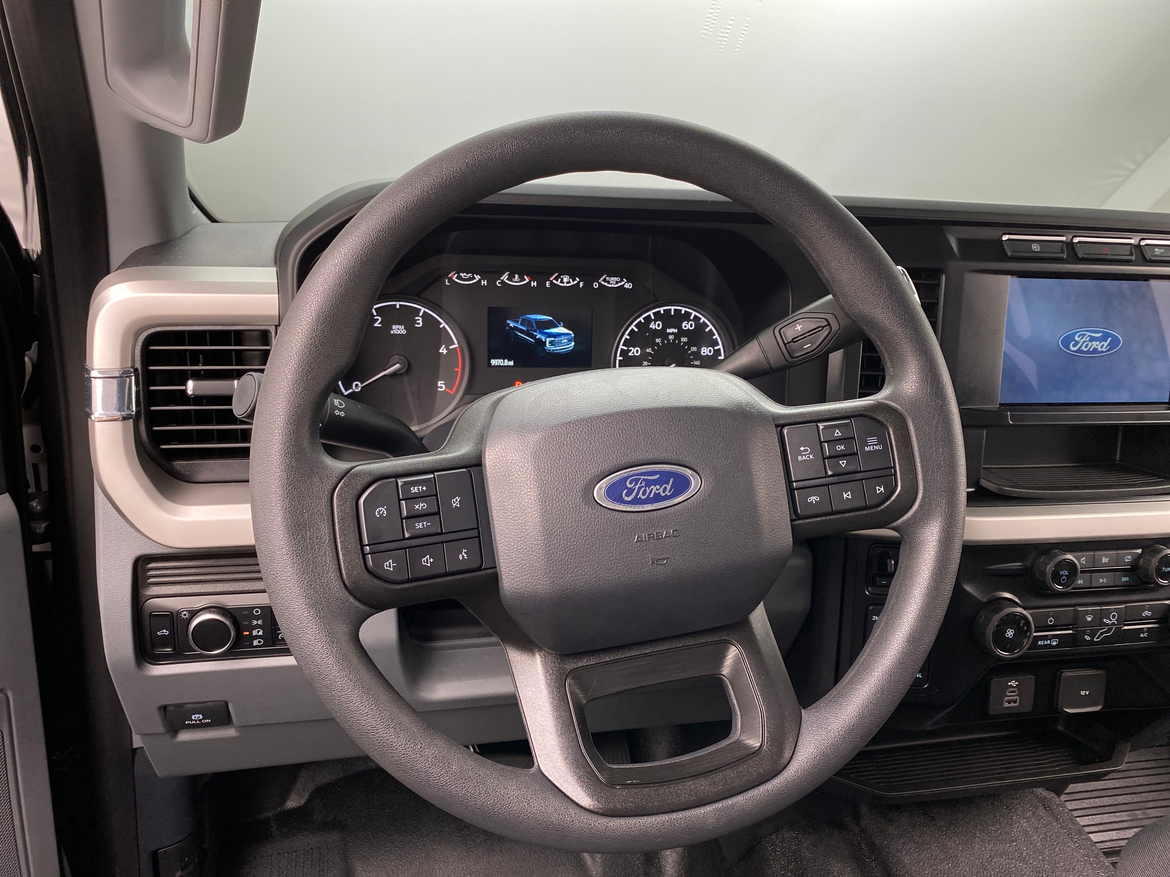 2024 Ford Econoline E-350 5
