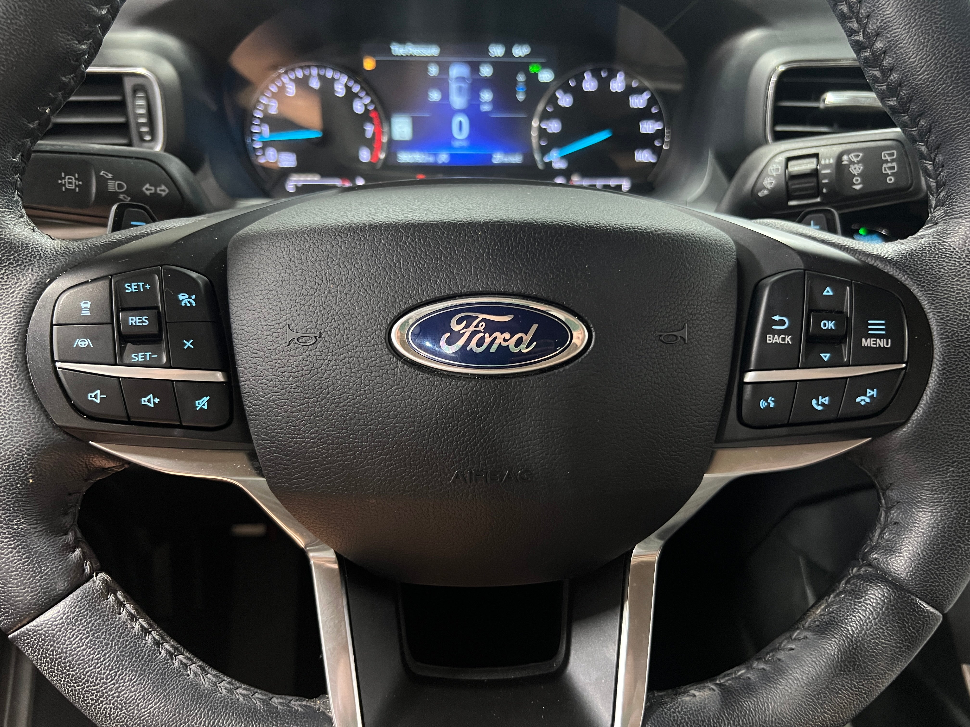 2020 Ford Explorer Limited 4