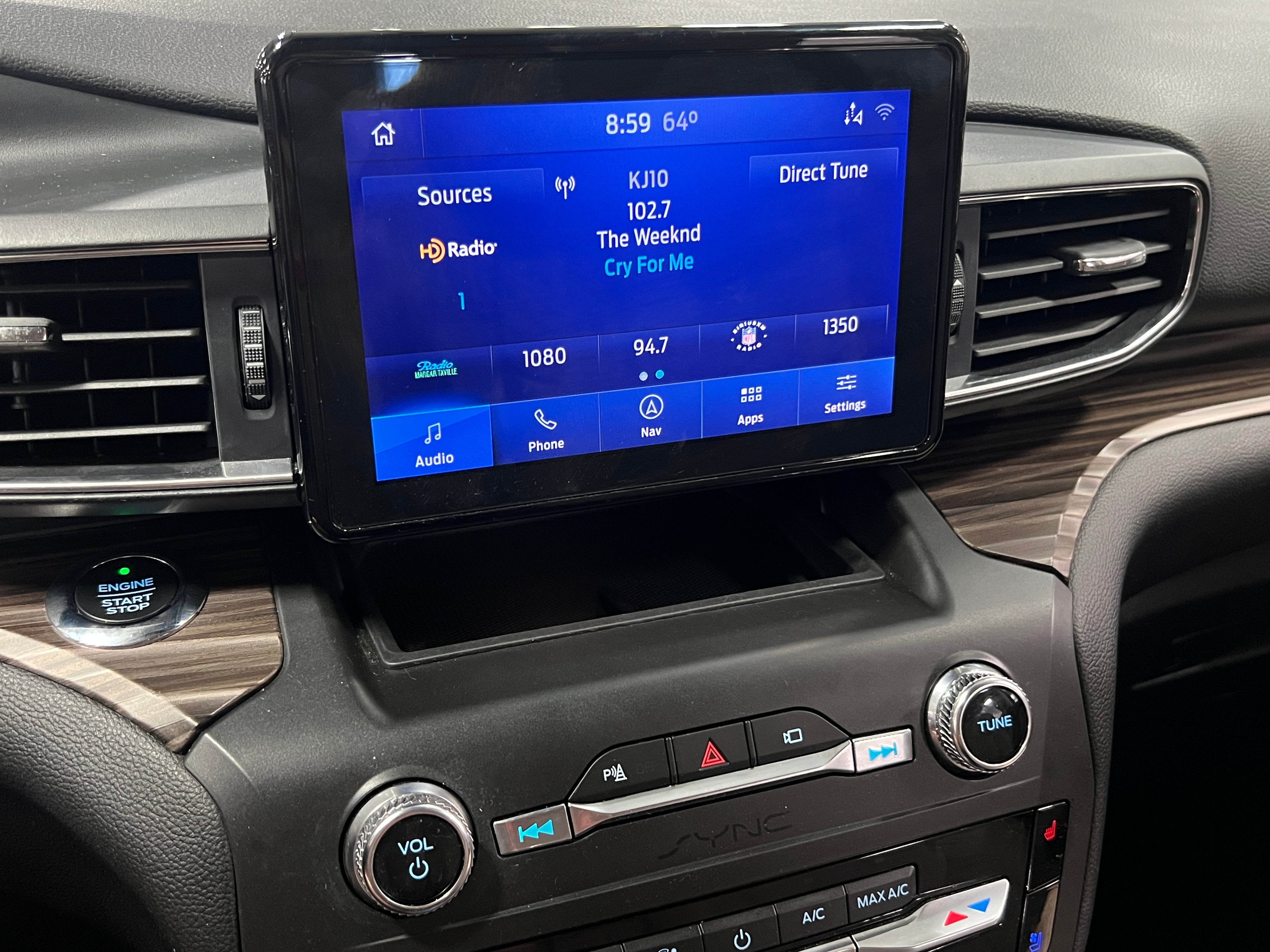 2020 Ford Explorer Limited 3