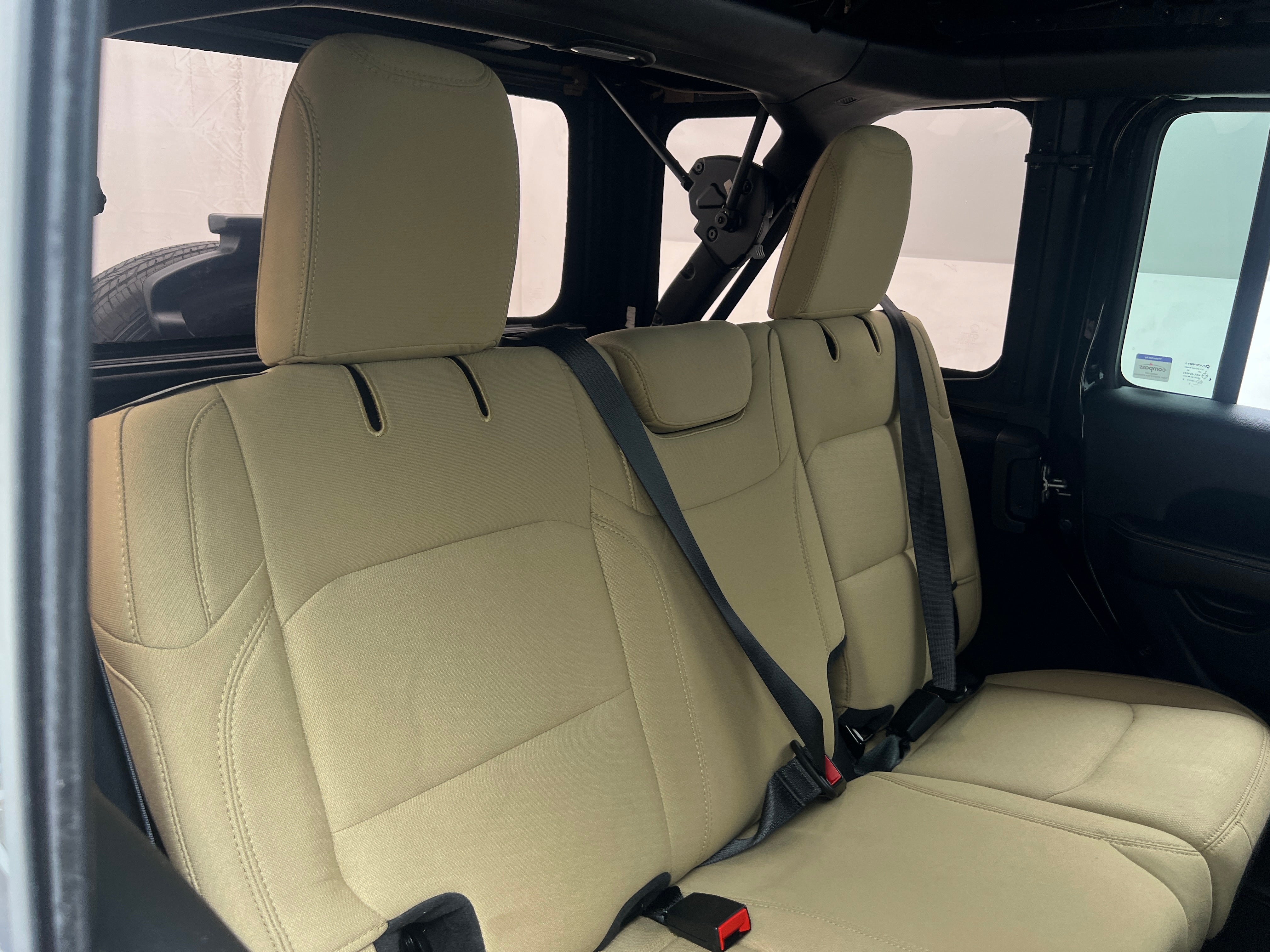 2022 Jeep Wrangler Unlimited Sahara 6