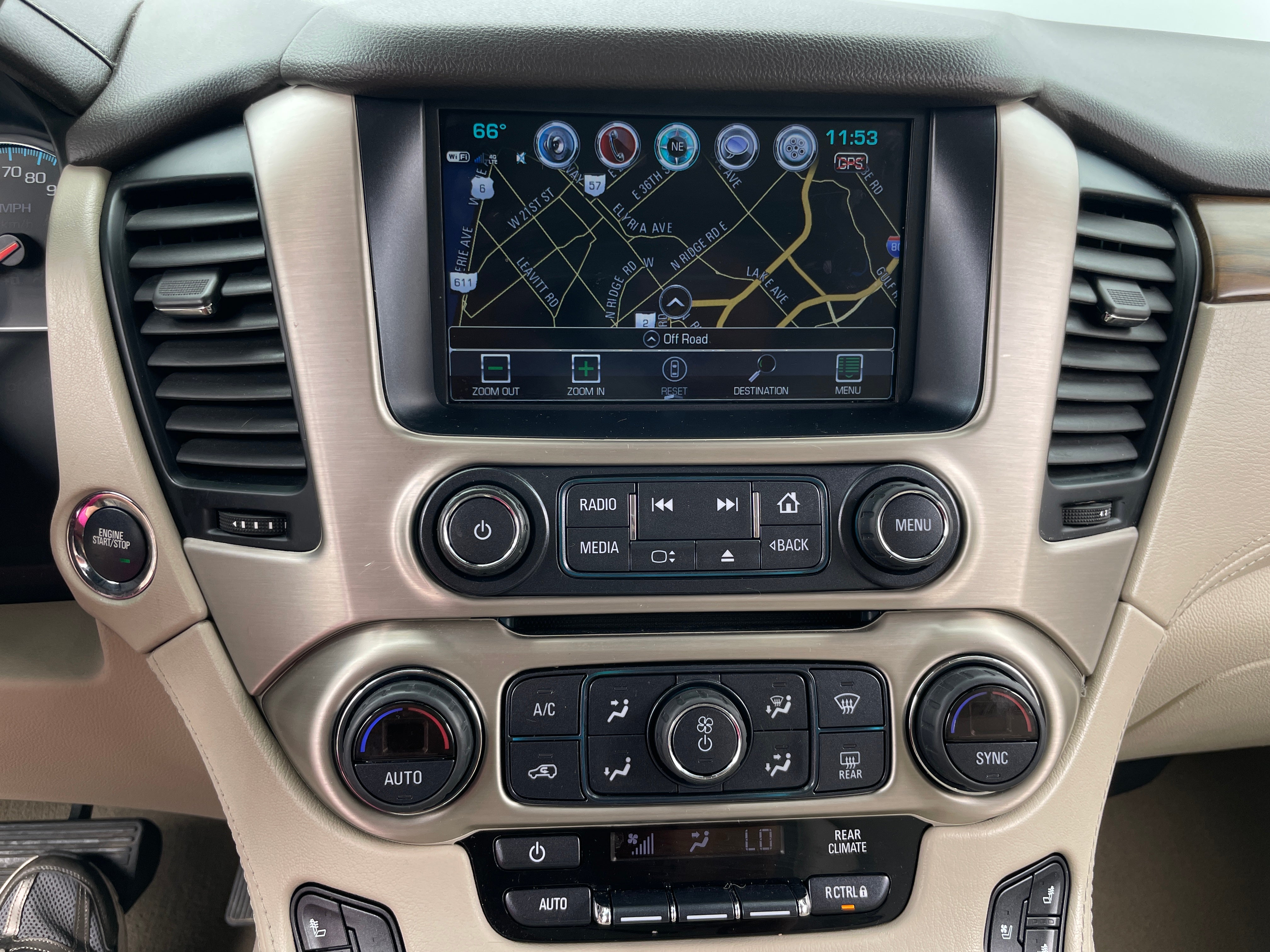 2020 GMC Yukon Denali 3