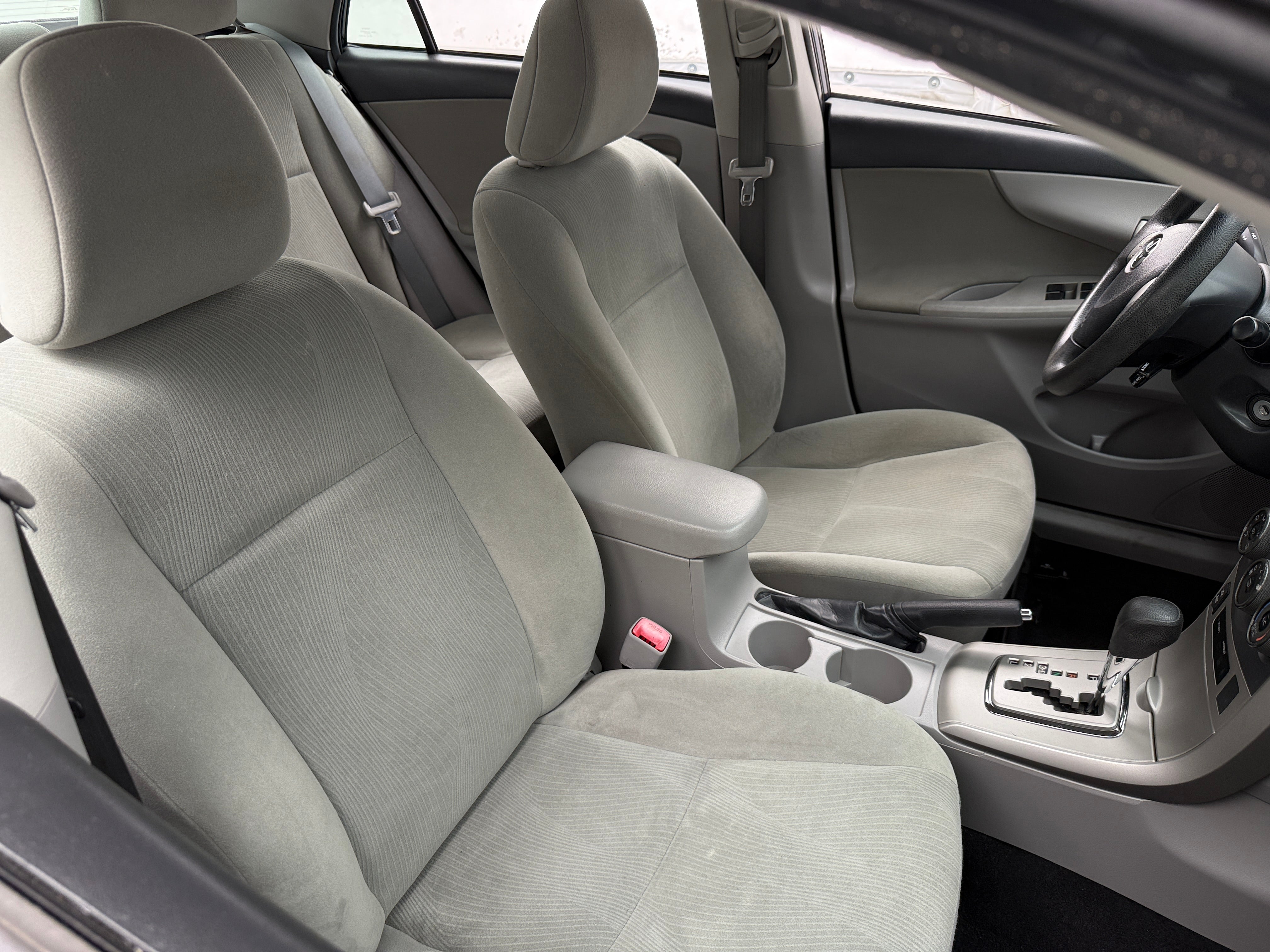 2013 Toyota Corolla LE 2