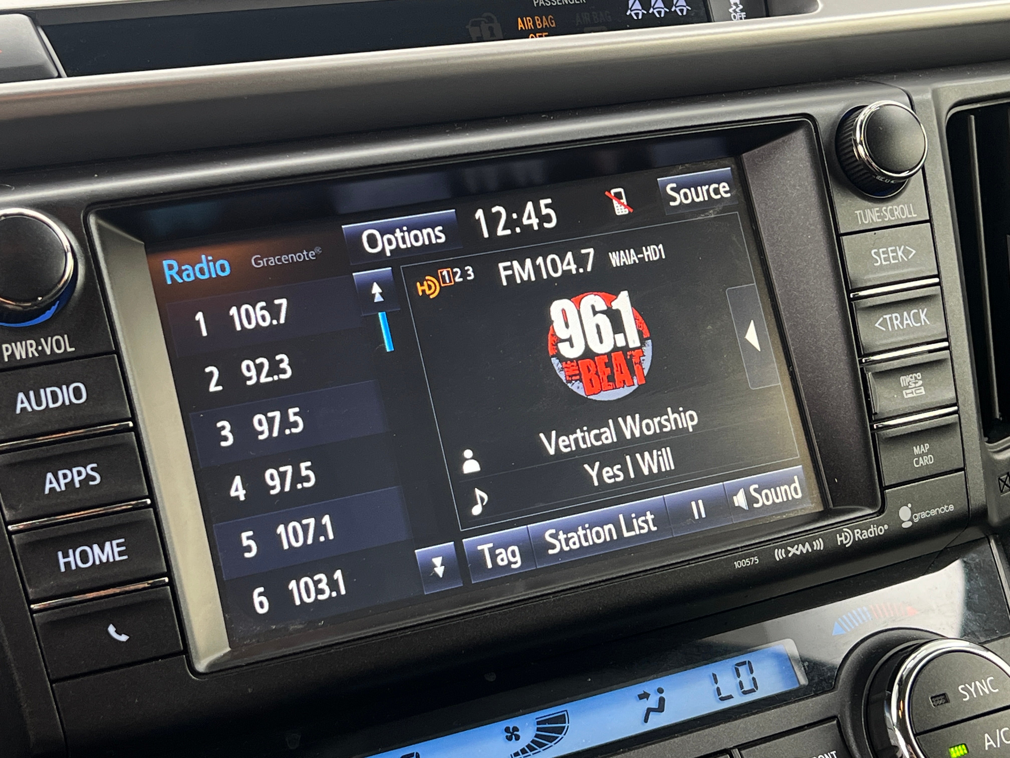2017 Toyota RAV4 Limited 3