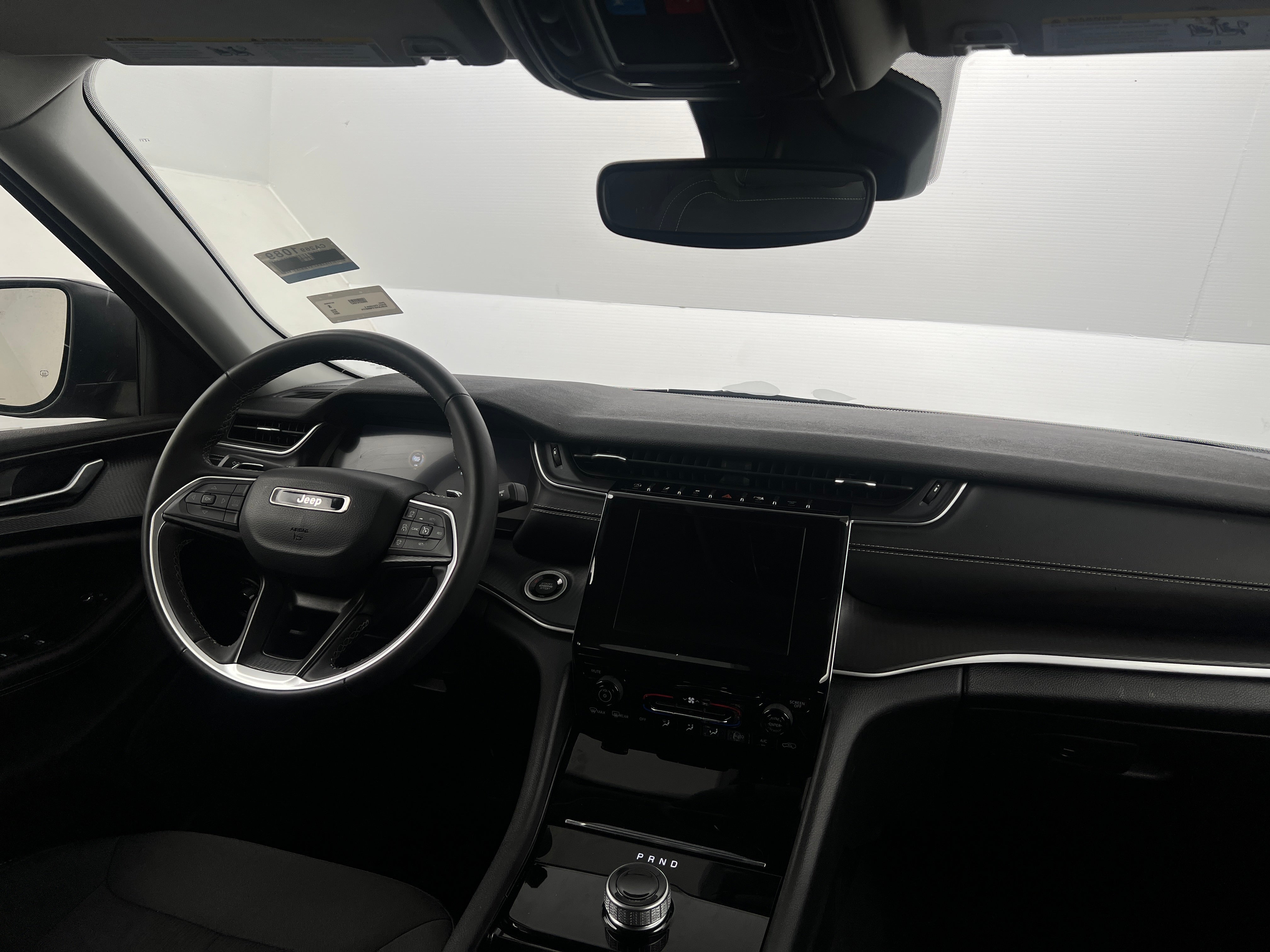 2023 Jeep Grand Cherokee L Laredo 3