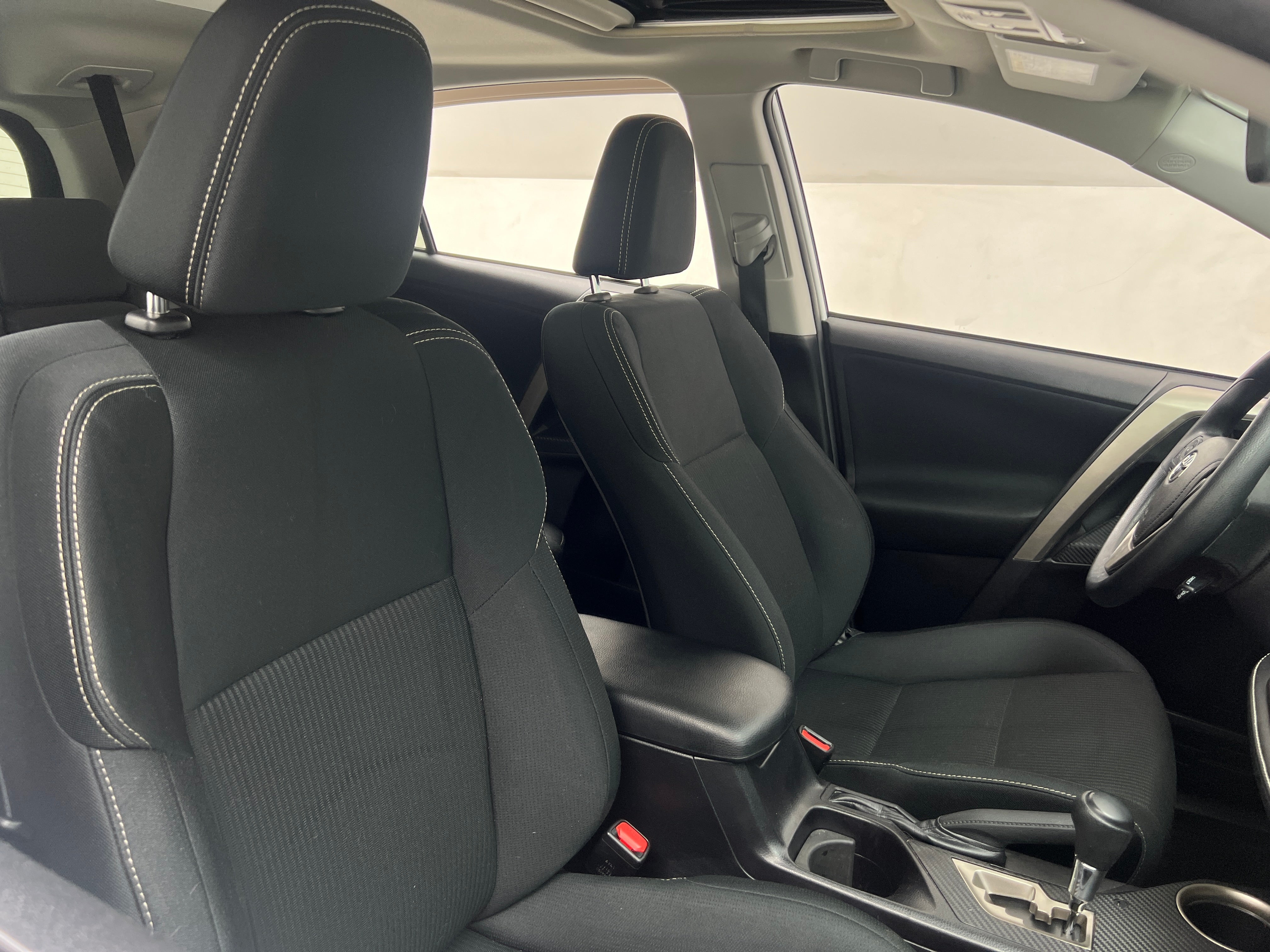2015 Toyota RAV4 XLE 2