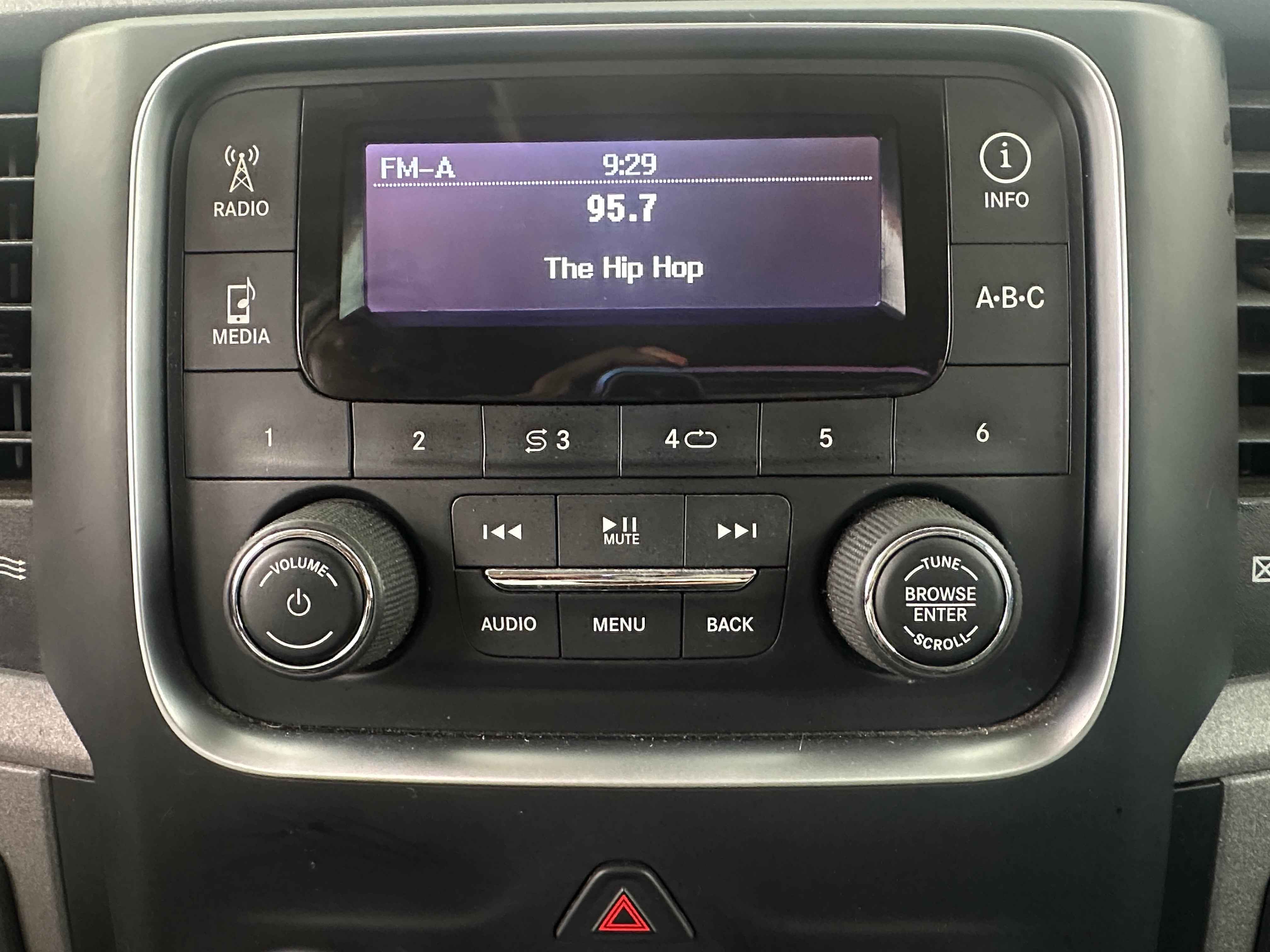 2017 RAM 2500 Tradesman 4
