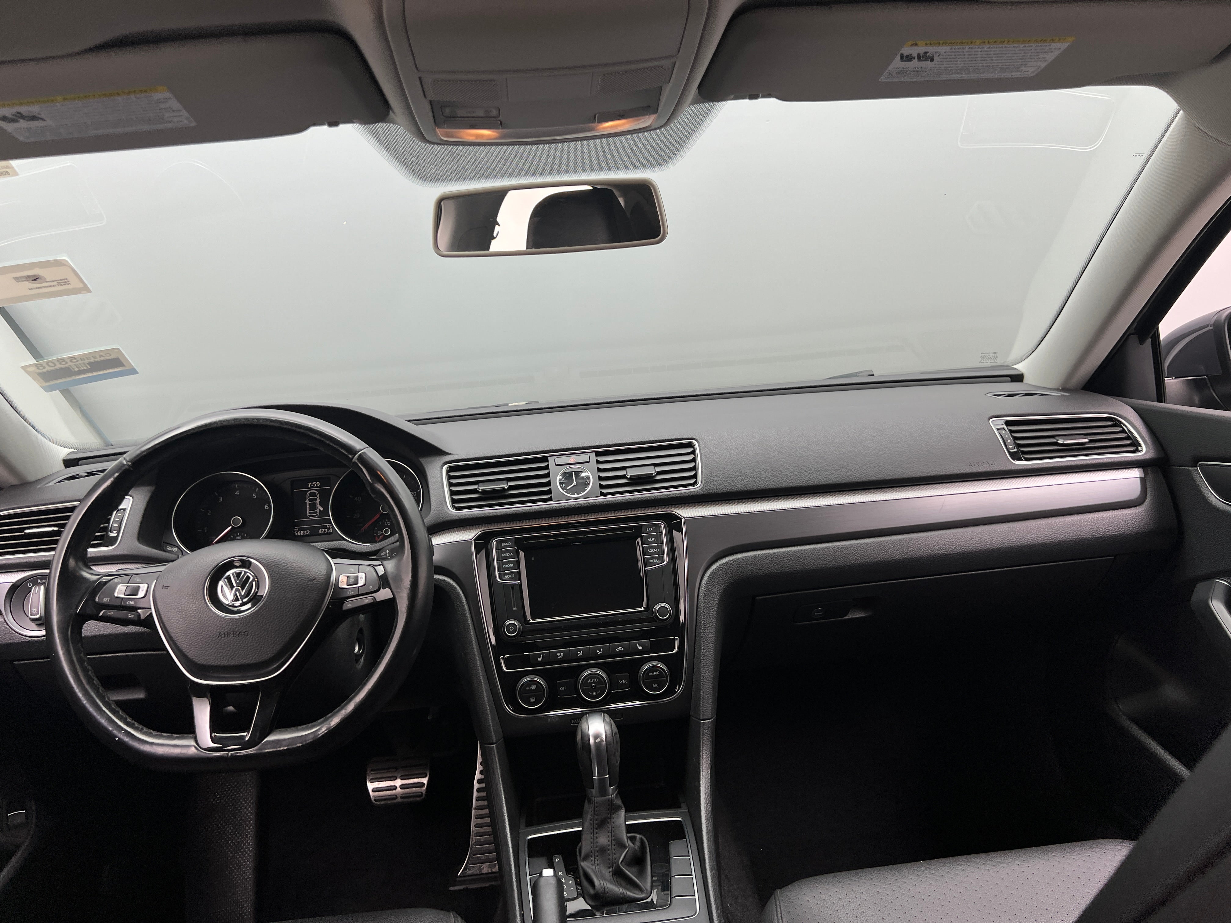 2017 Volkswagen Passat R-Line 2