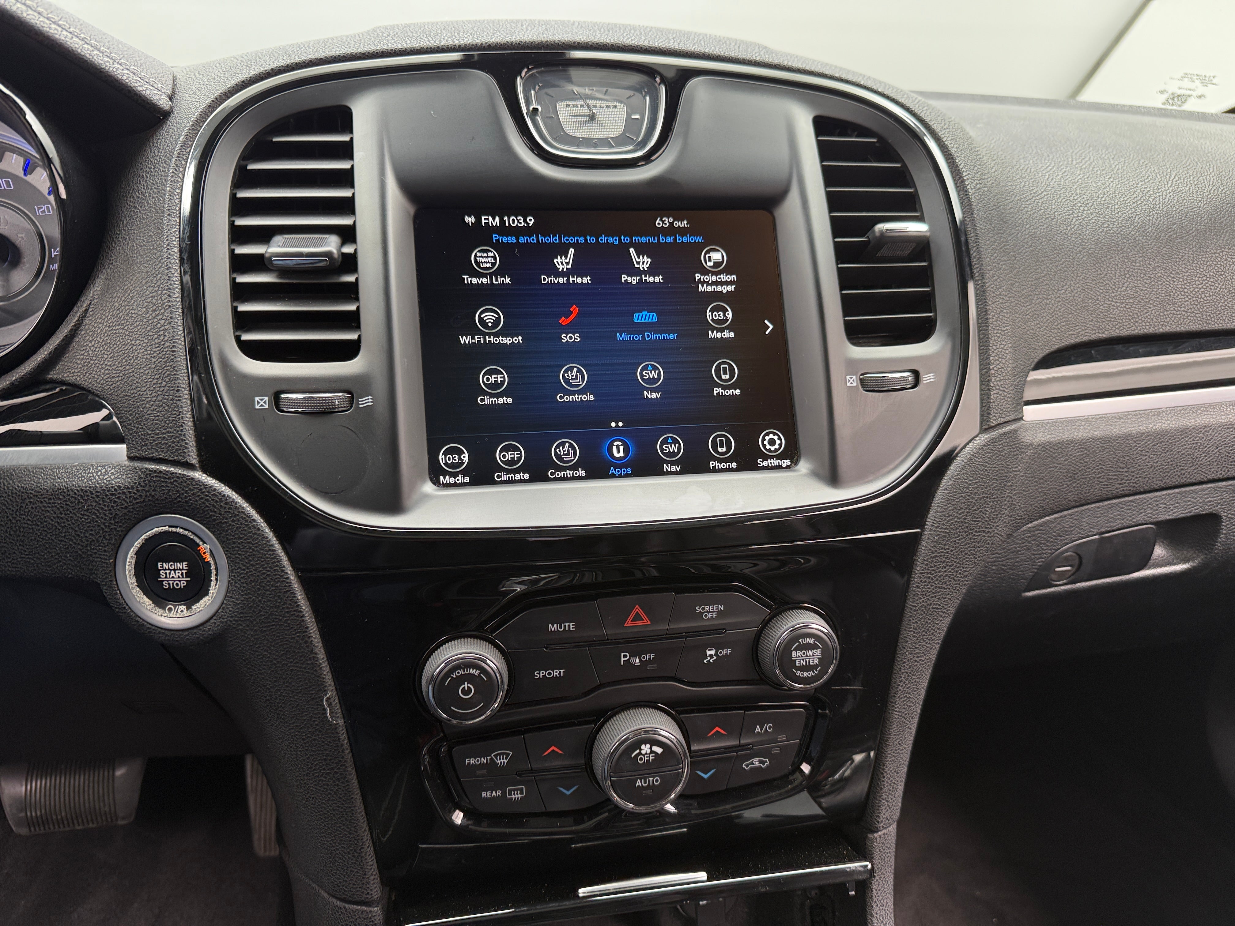 2018 Chrysler 300 S 3