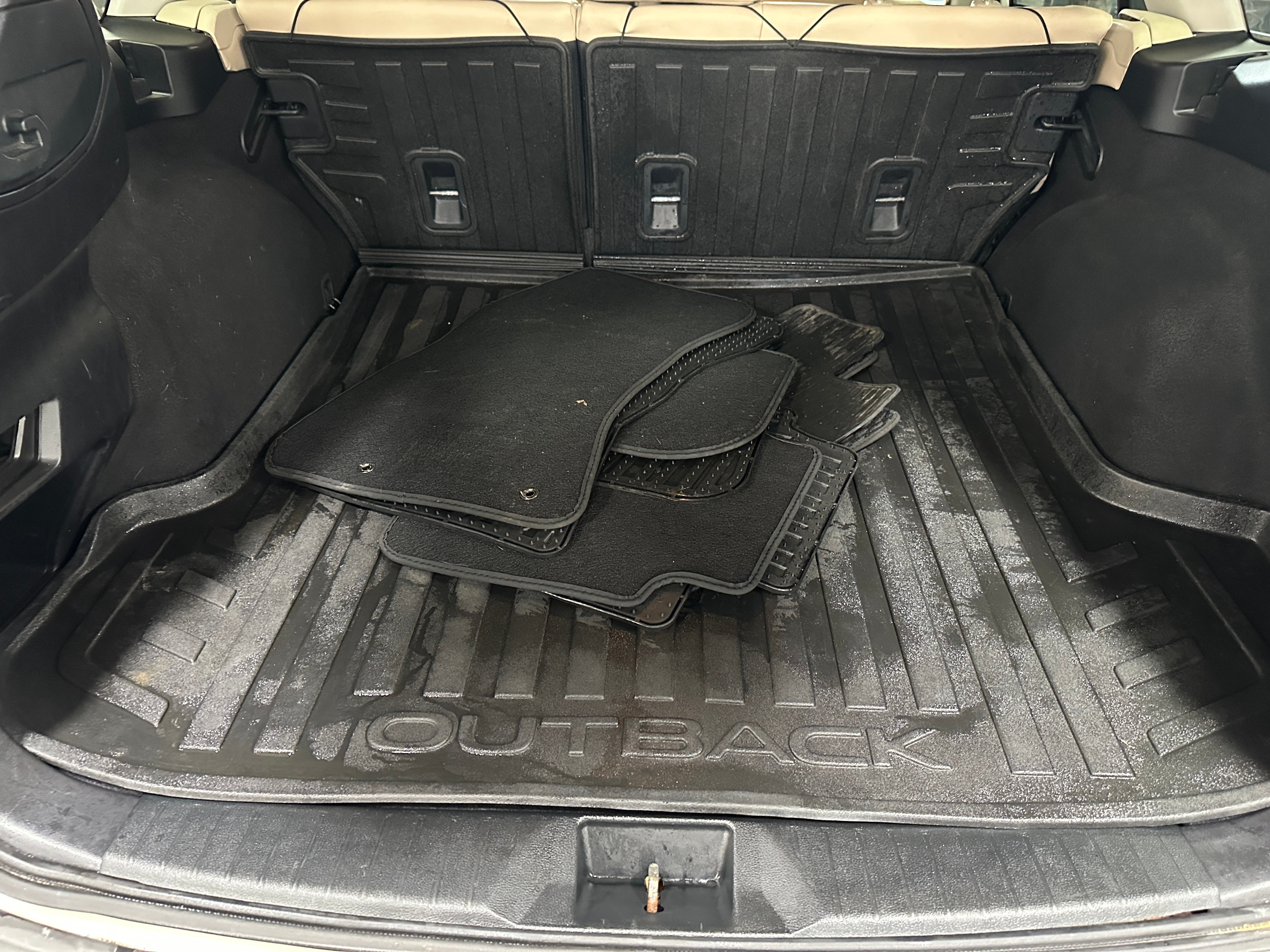 2016 Subaru Outback 2.5i Limited 6