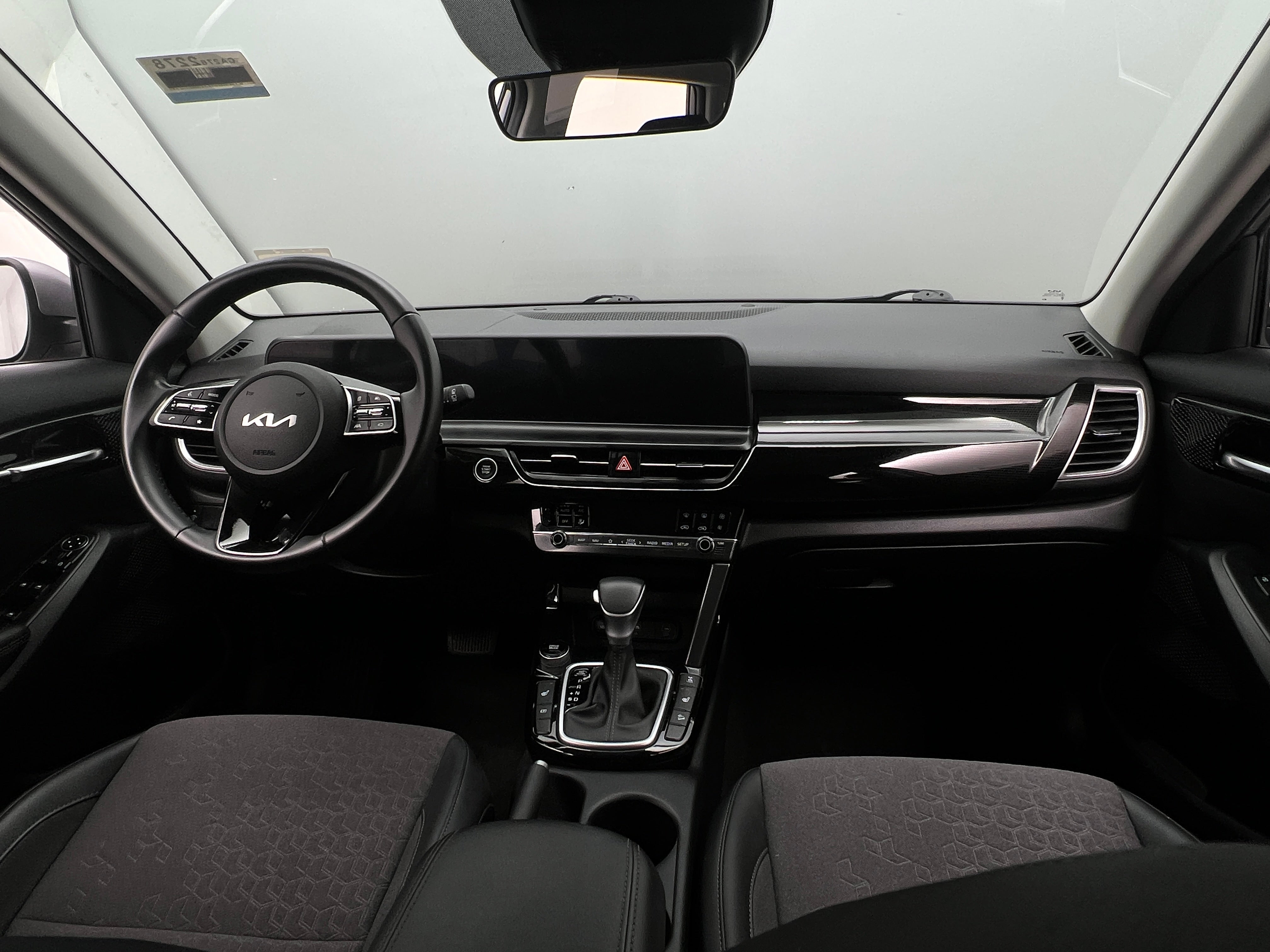 2024 Kia Seltos S 3