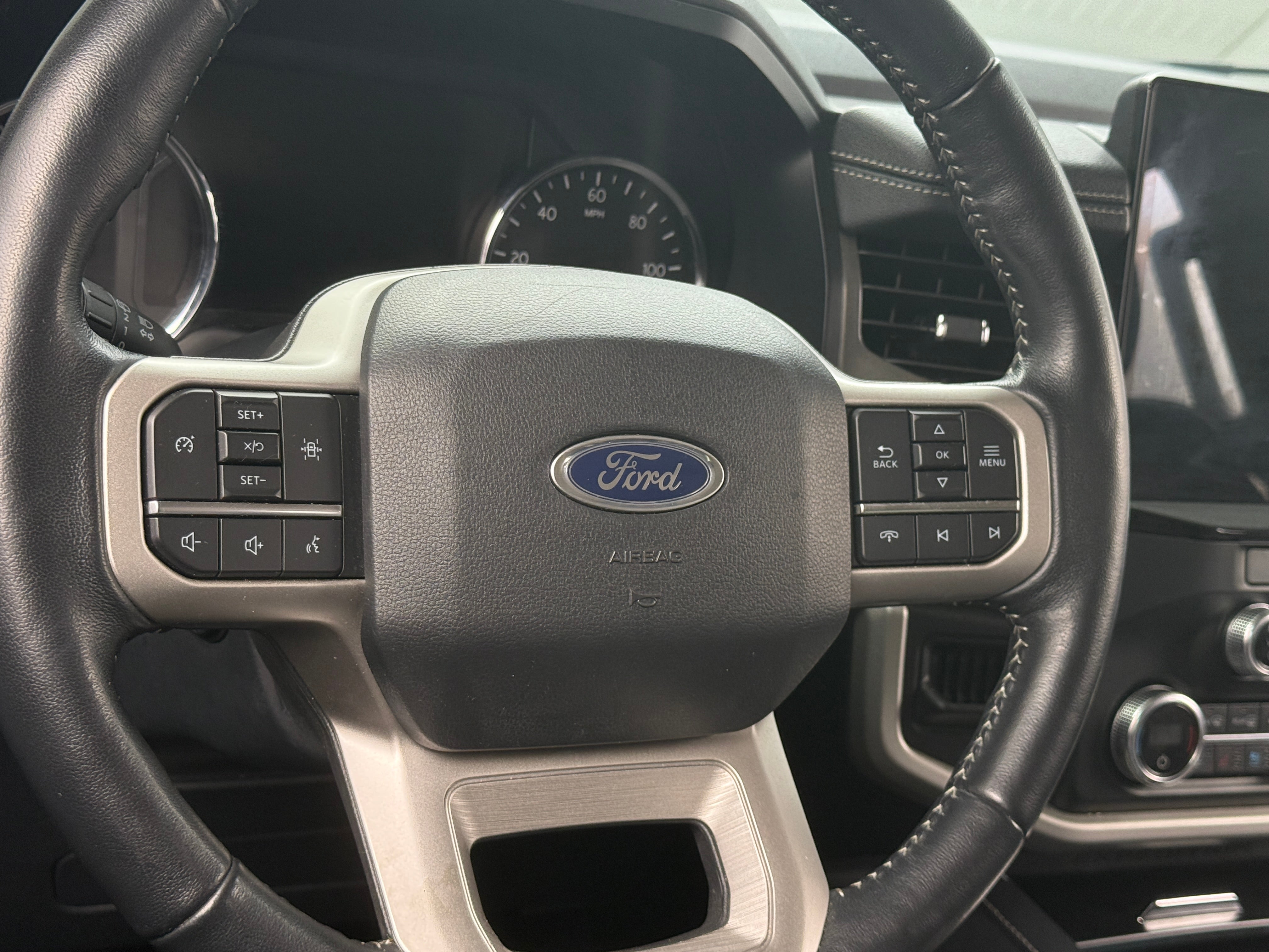 2022 Ford Expedition XLT 4