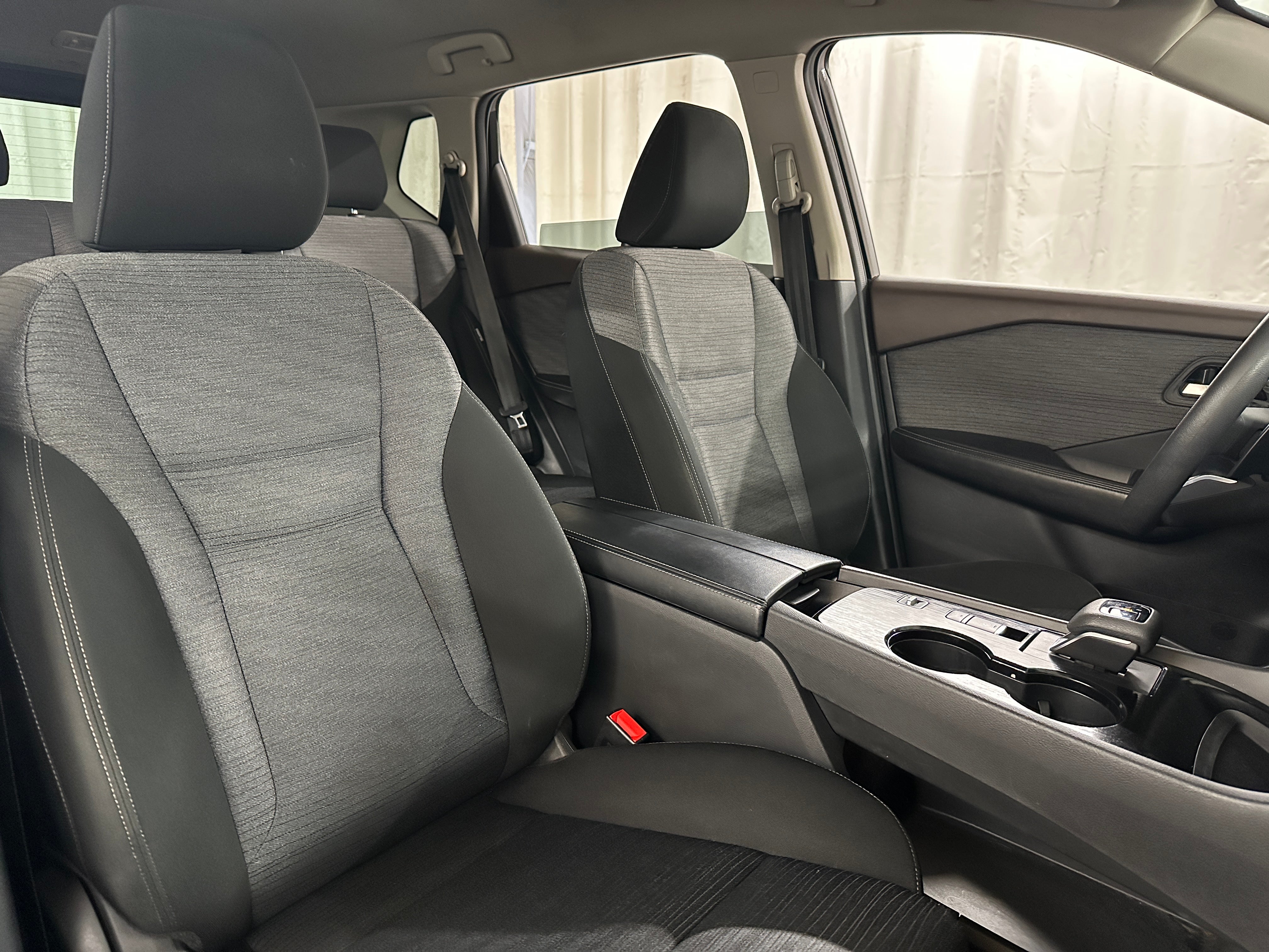 2023 Nissan Rogue SV 2