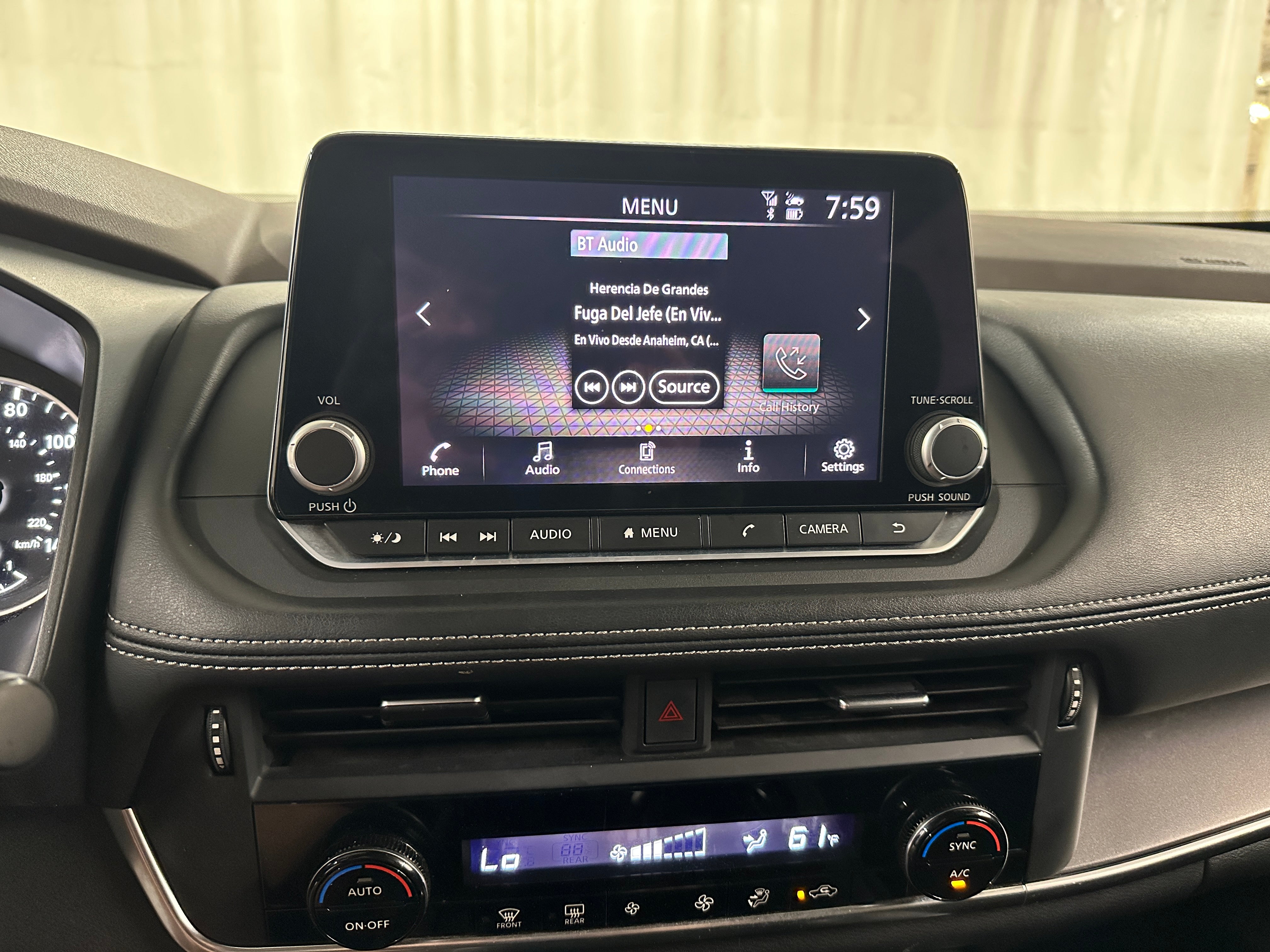 2023 Nissan Rogue SV 4