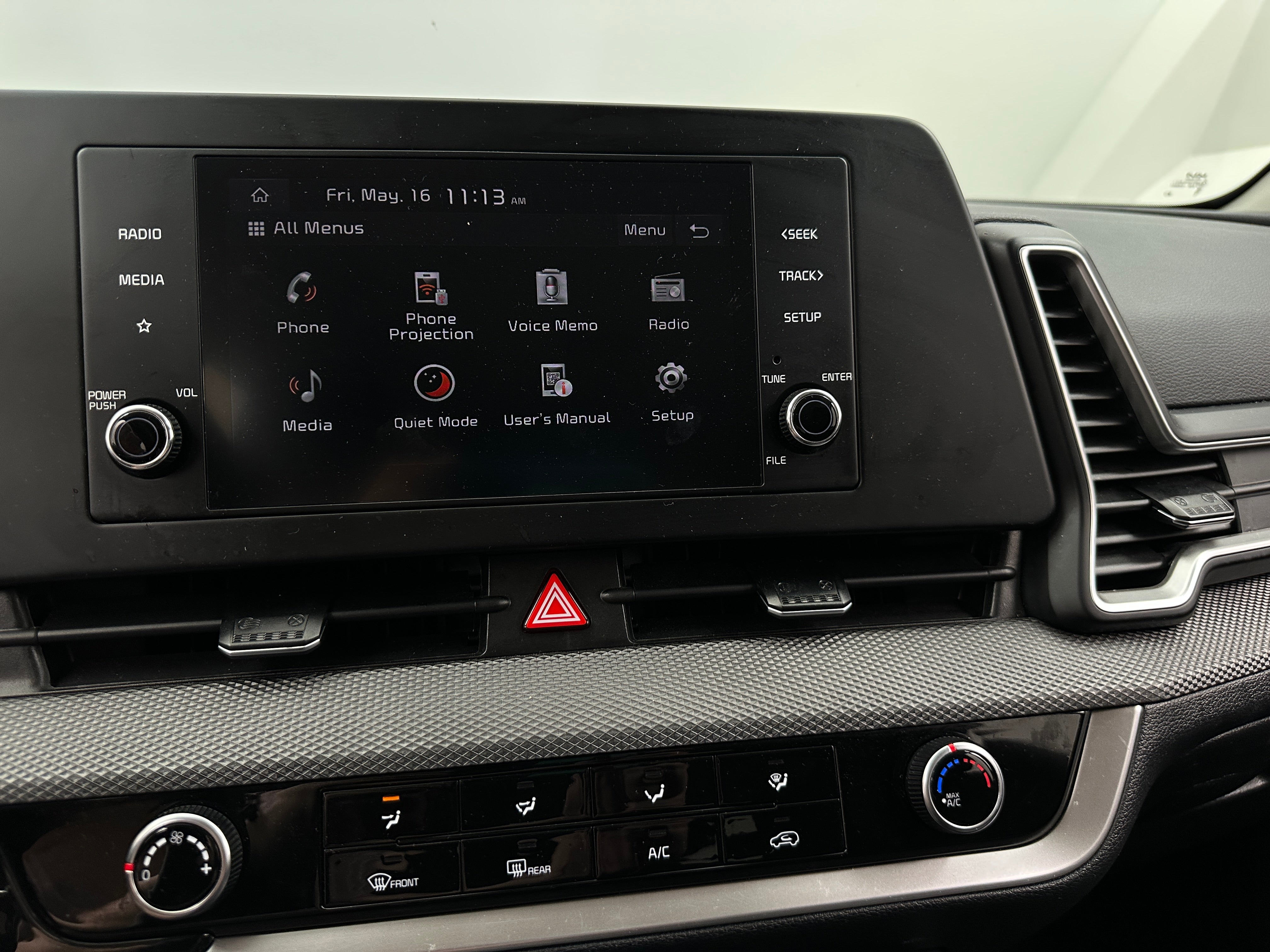 2024 Kia Sportage LX 4