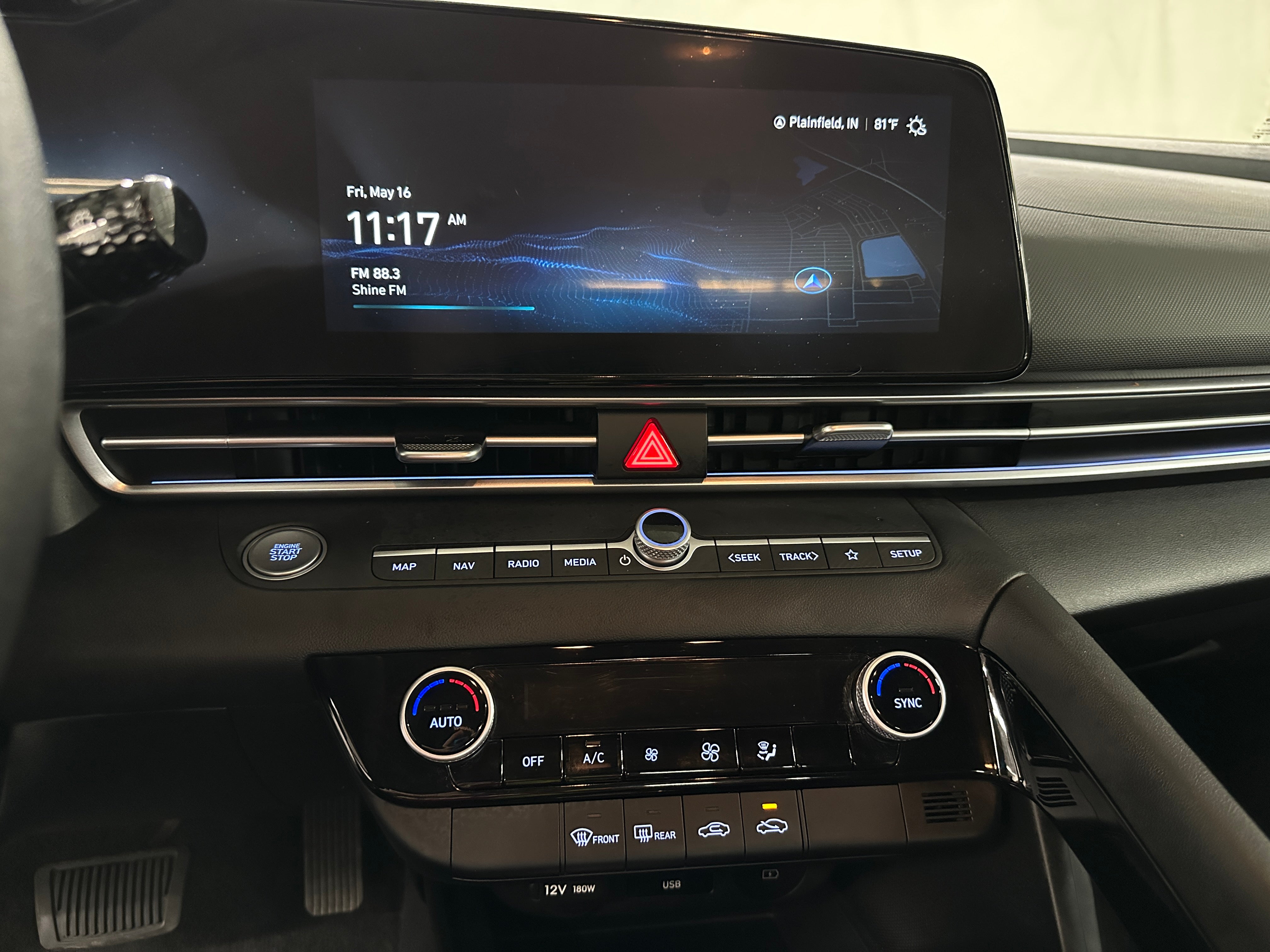 2024 Hyundai Elantra Blue 4