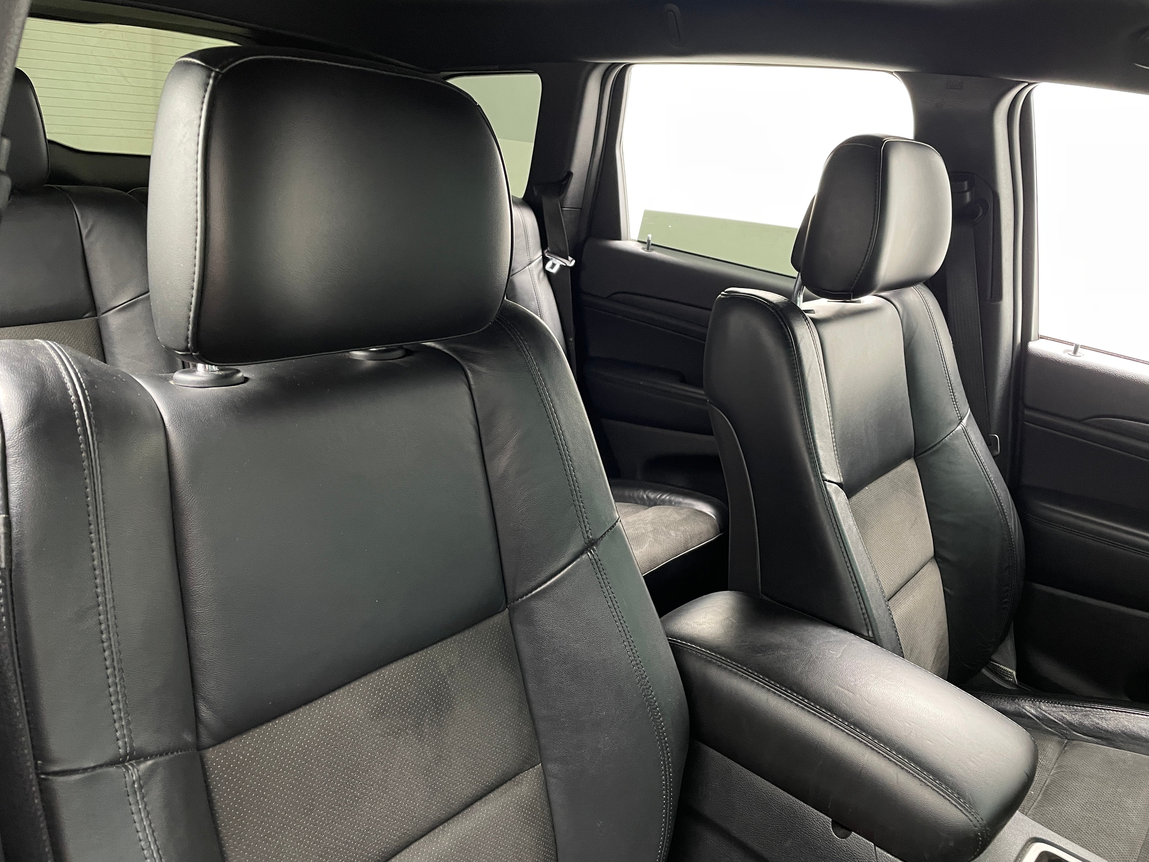 2021 Jeep Grand Cherokee Laredo 2