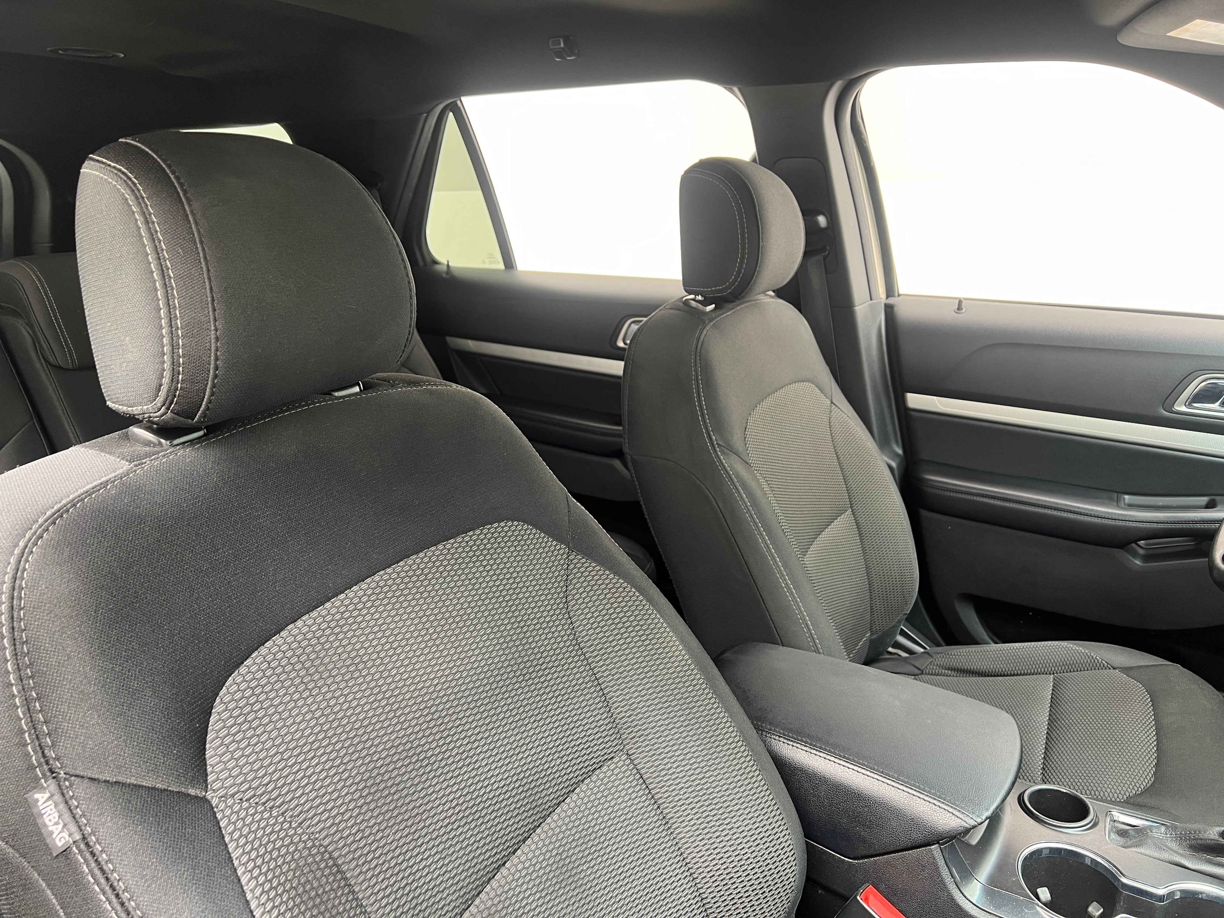 2017 Ford Explorer XLT 2