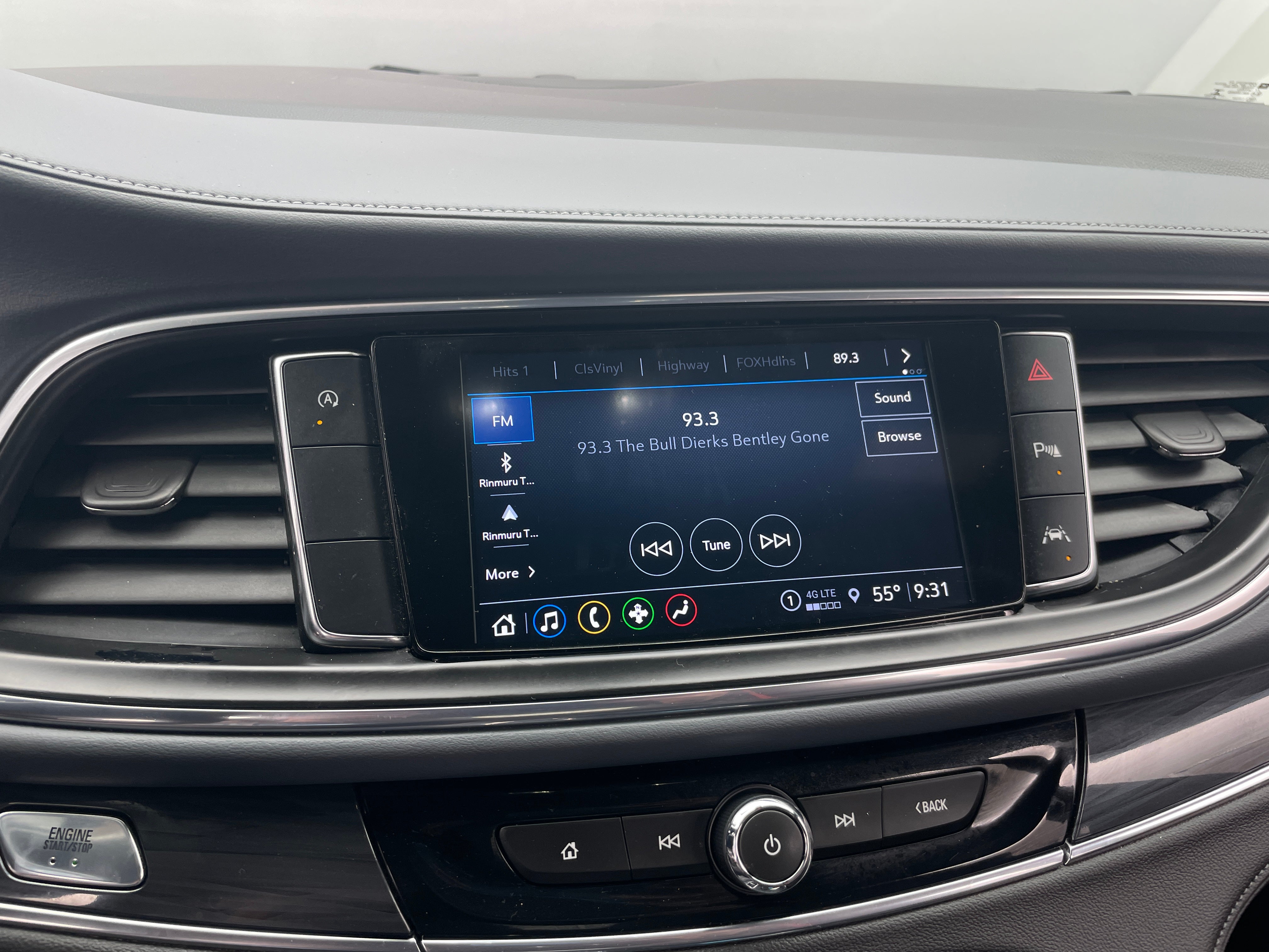 2023 Buick Enclave Essence 3