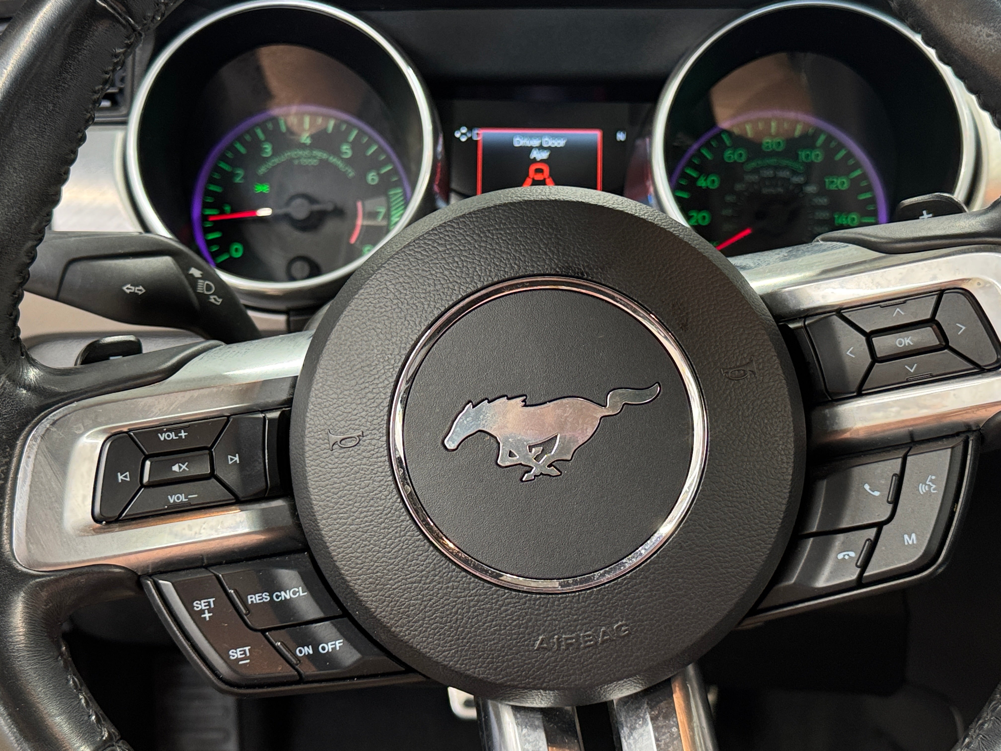 2019 Ford Mustang  4