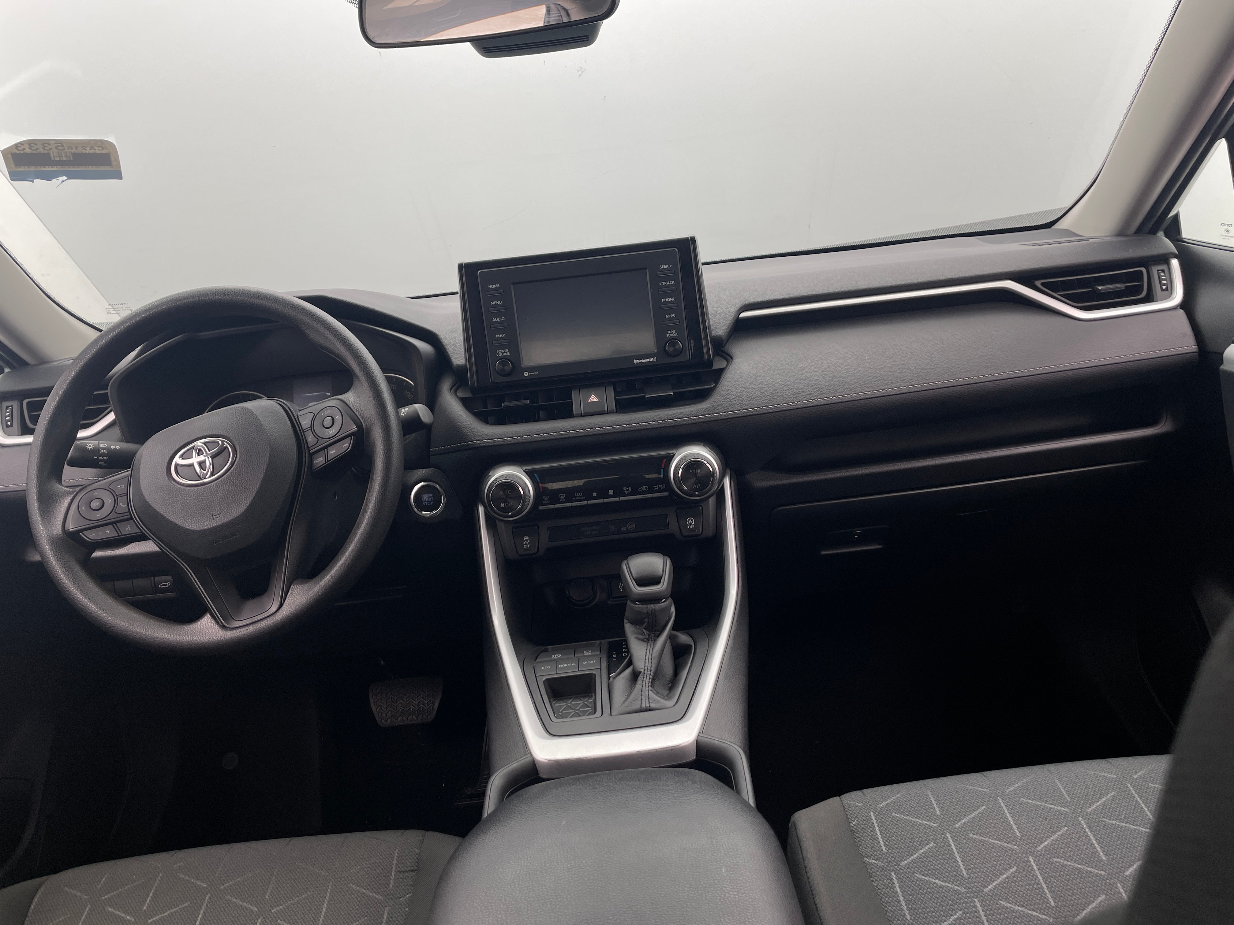 2022 Toyota RAV4 XLE 3