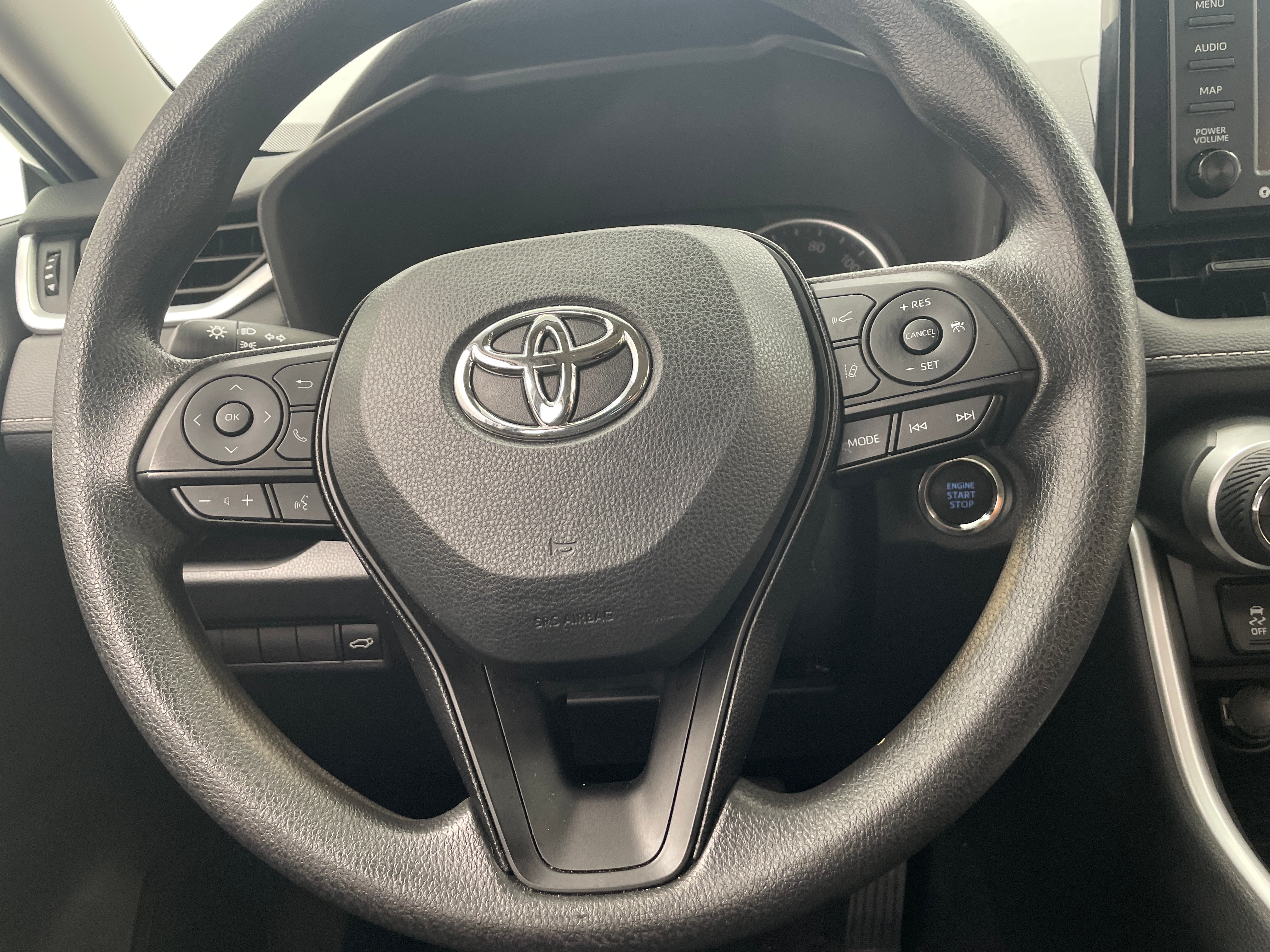 2022 Toyota RAV4 XLE 5