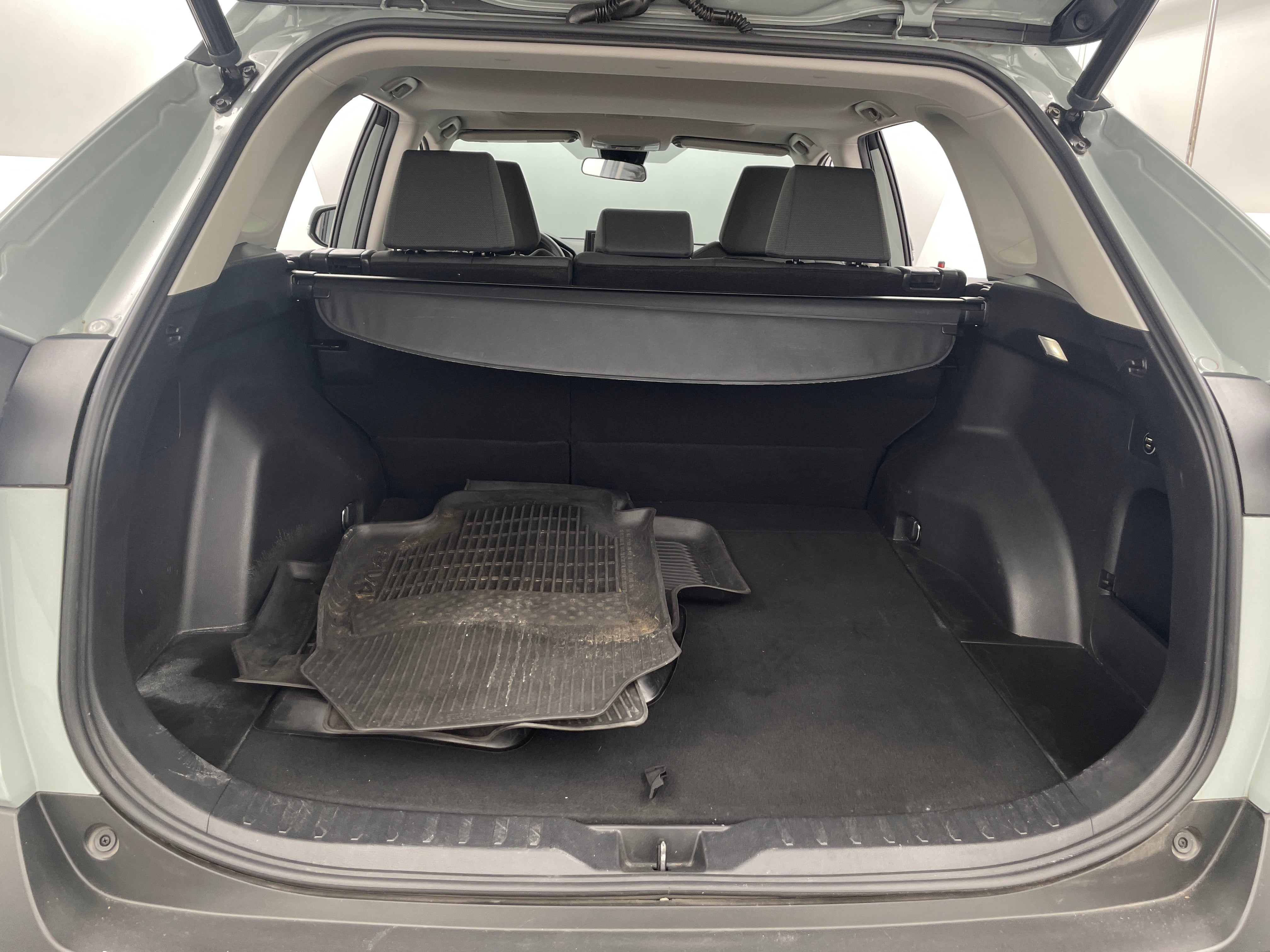 2022 Toyota RAV4 XLE 7