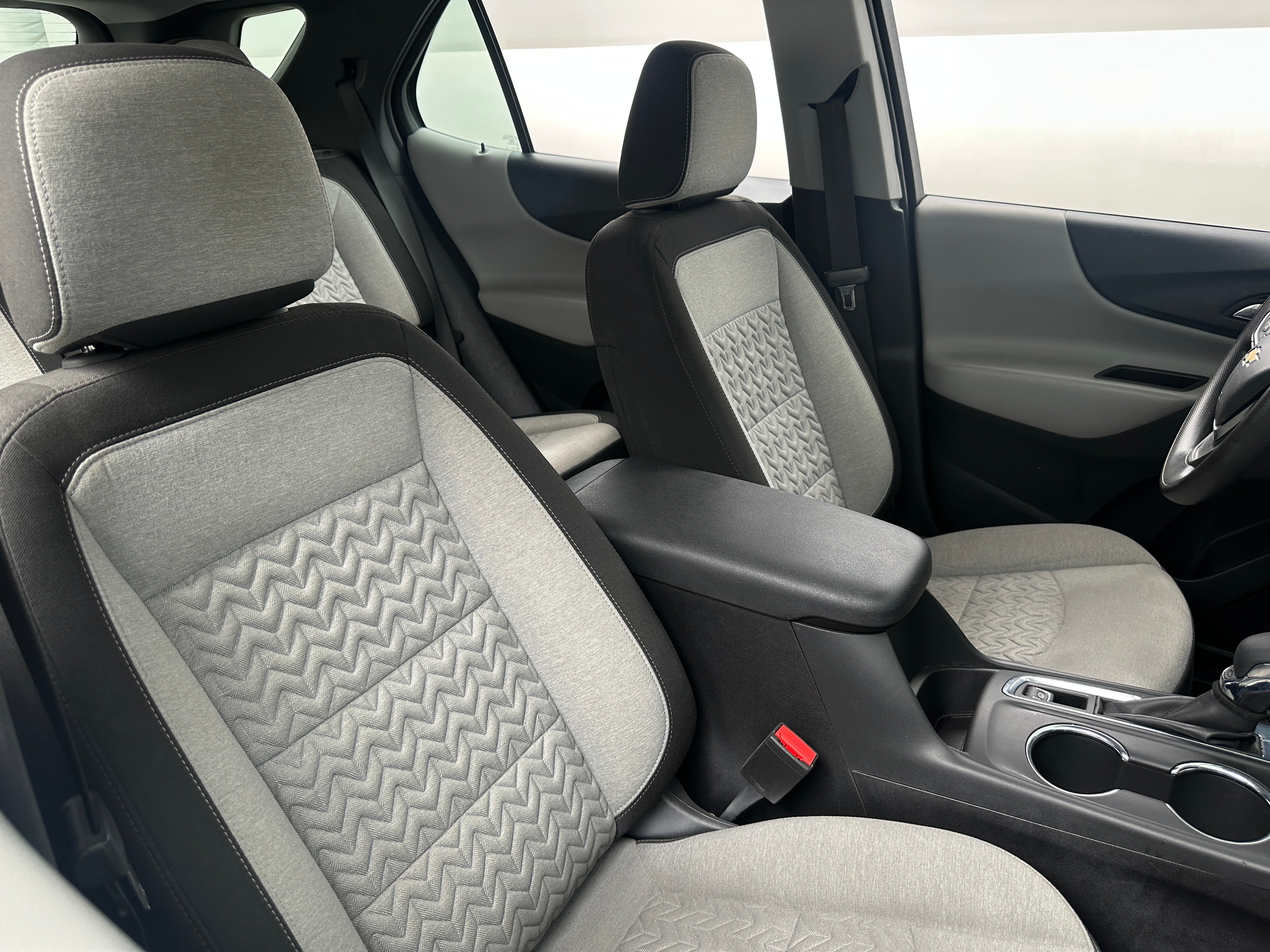 2023 Chevrolet Equinox LS 2