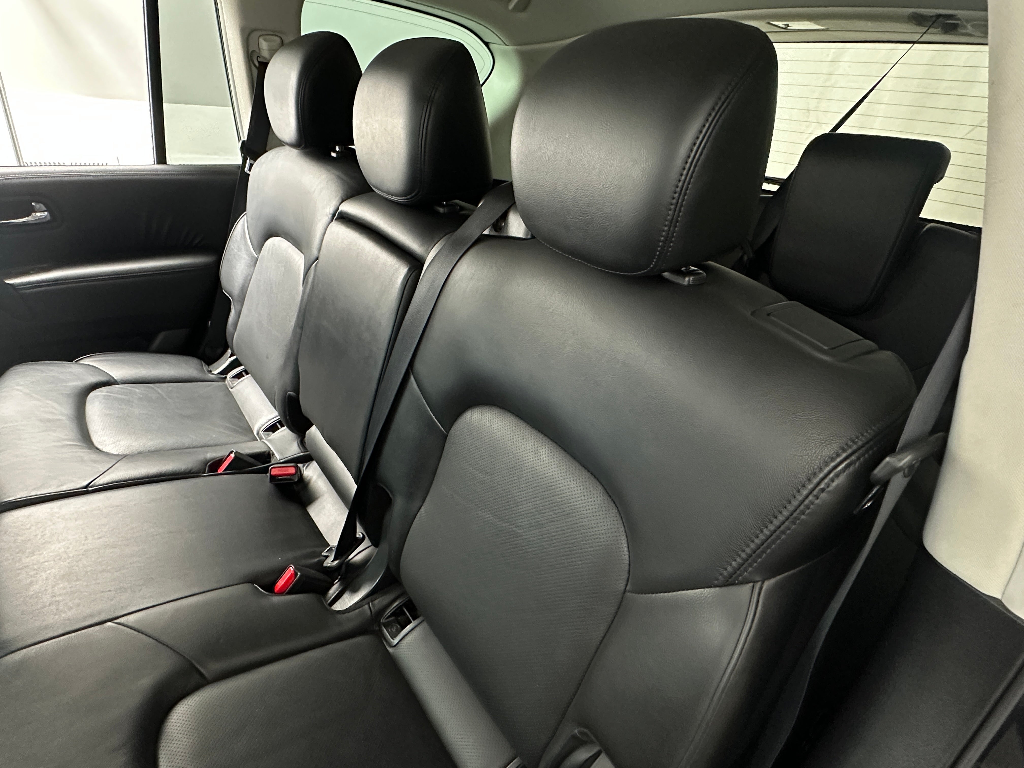 2023 Nissan Armada SL 5