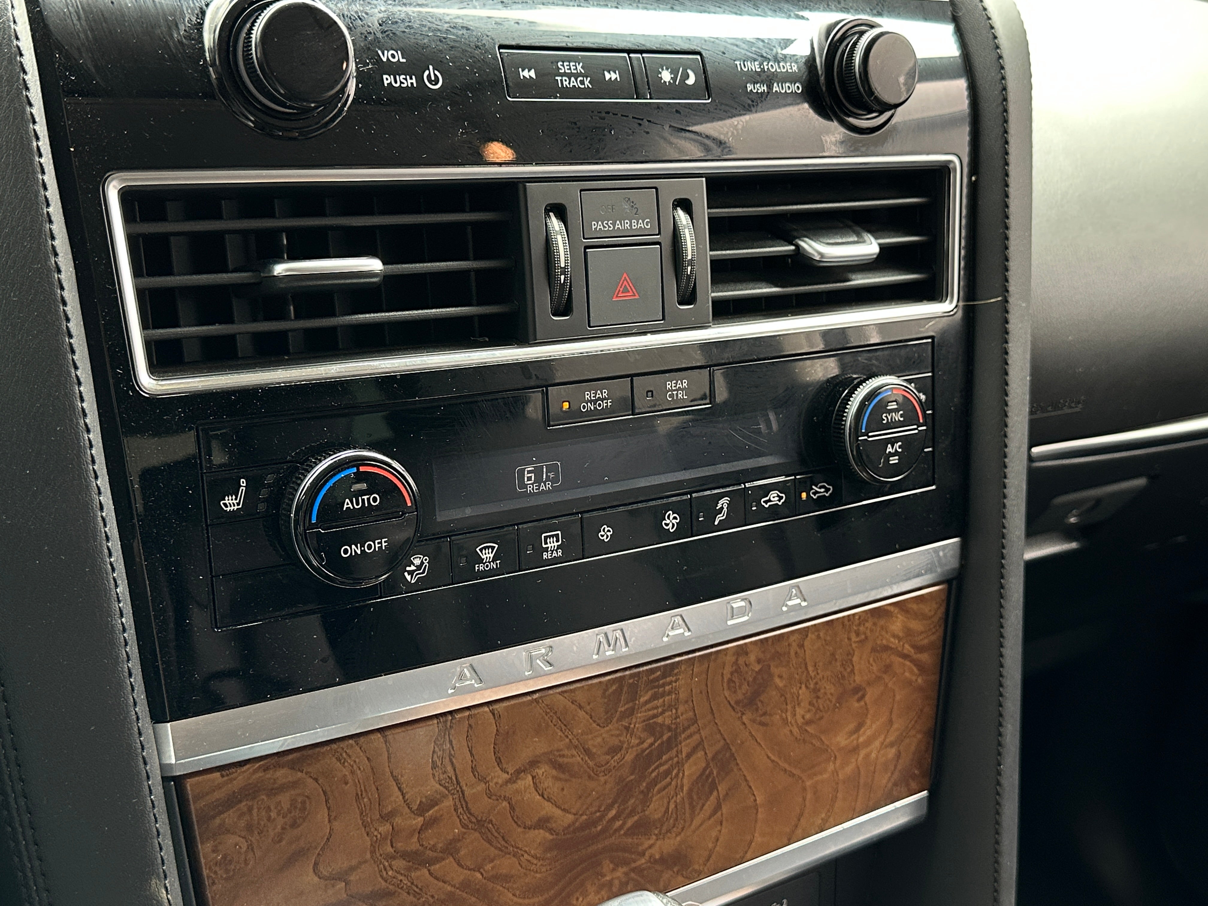 2023 Nissan Armada SL 3