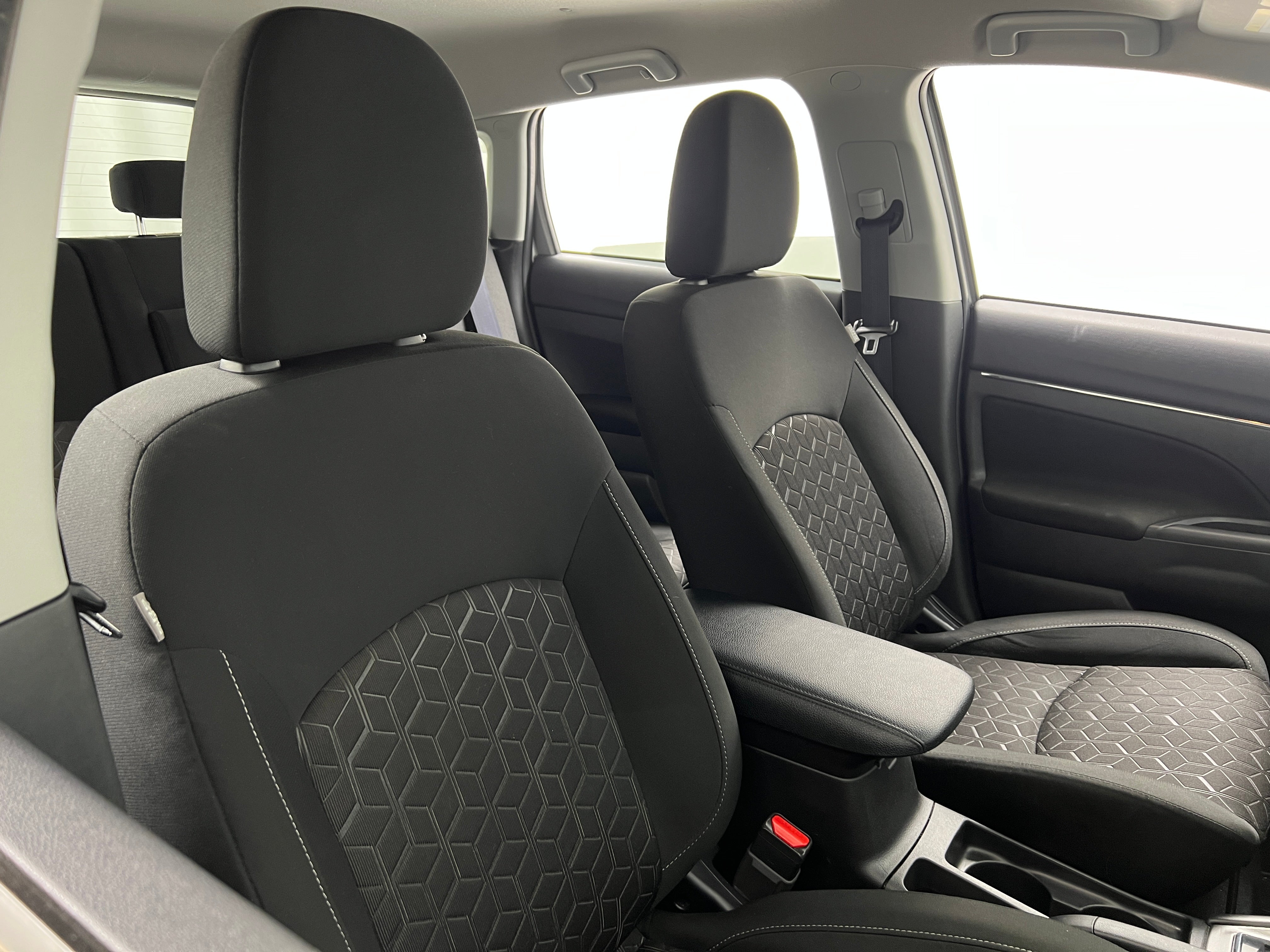 2024 Mitsubishi Outlander Sport ES 2