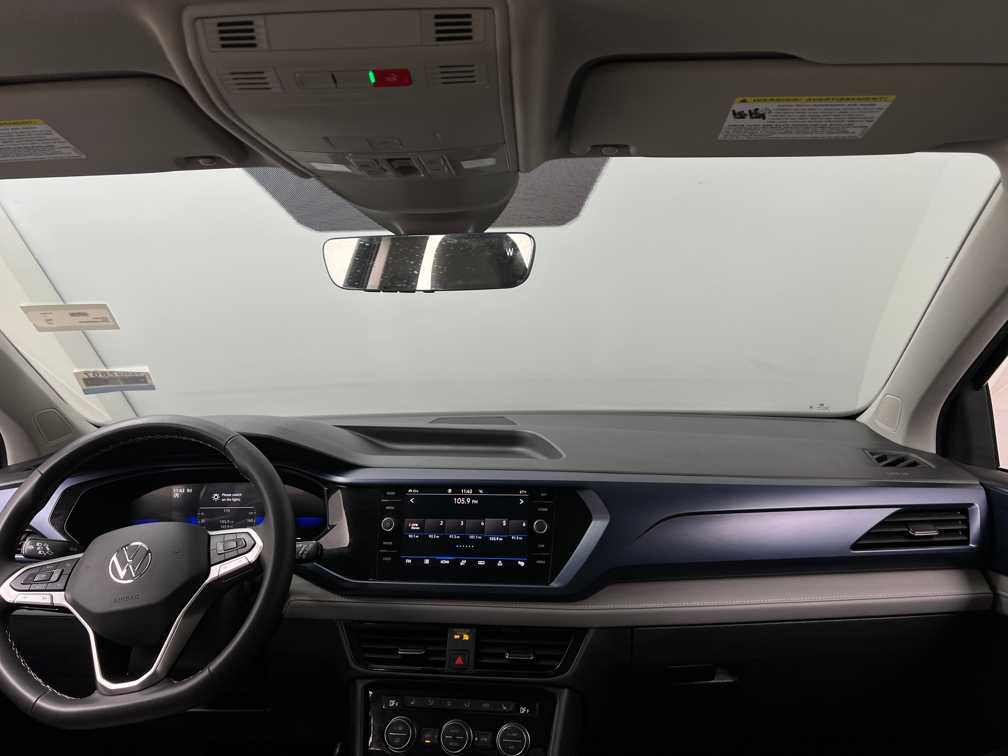 2024 Volkswagen Taos SE 2