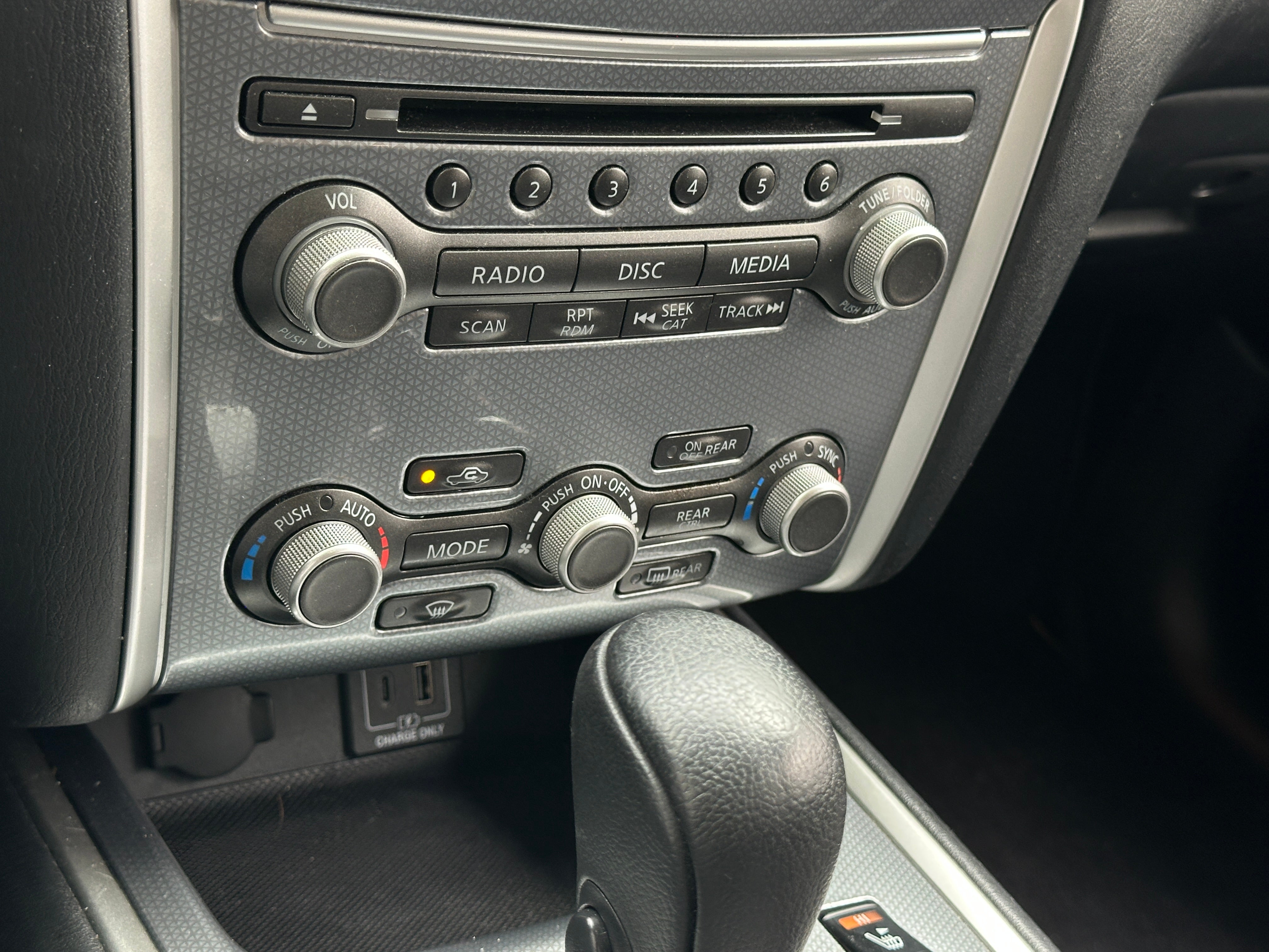 2019 Nissan Pathfinder SL 3